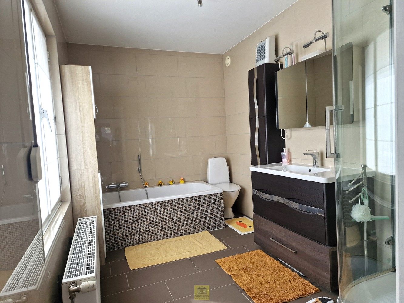 Ruim en instapklaar appartement met terras in het hart van Ninove foto 9