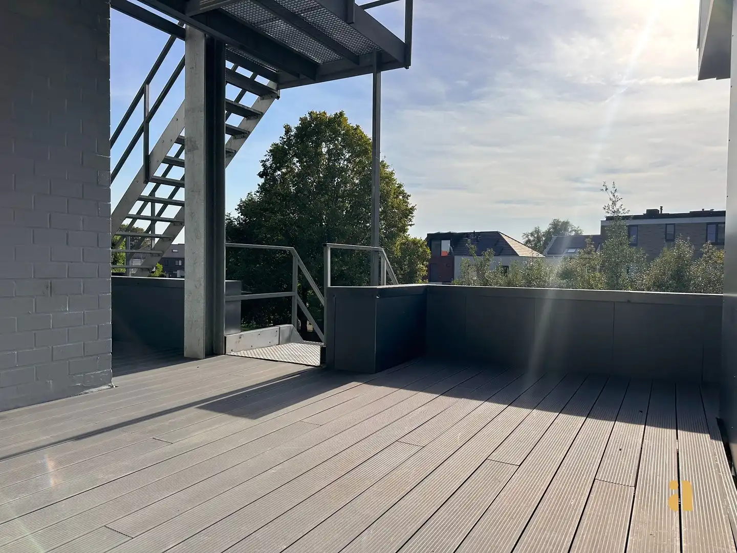 Gerenoveerd, 2 badkamers en een zonnig terras ! foto 13