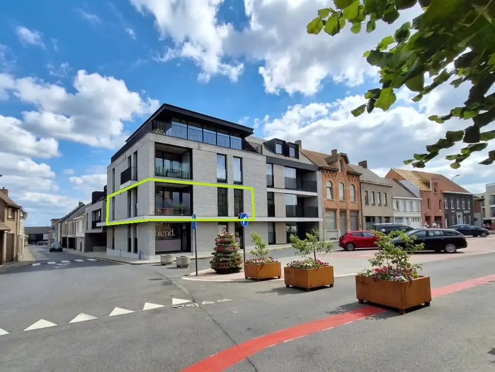 RECENT INSTAPKLAAR APPARTEMENT MET 3 SLPKS | 2 TERRASSEN EN GARAGE IN HARTJE PITTEM foto {{pictureIndex}}