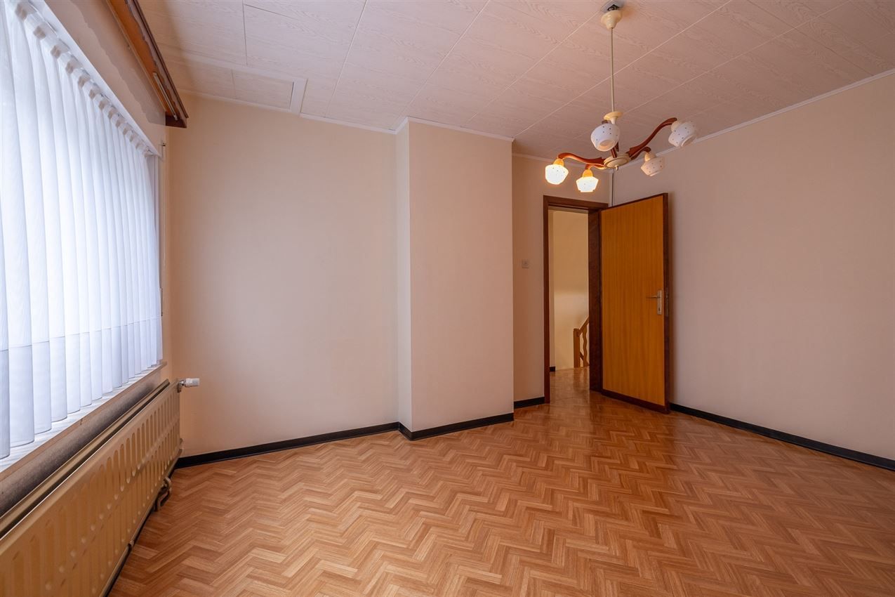 Temidden van agrarisch gebied, grenzend aan bos foto 50