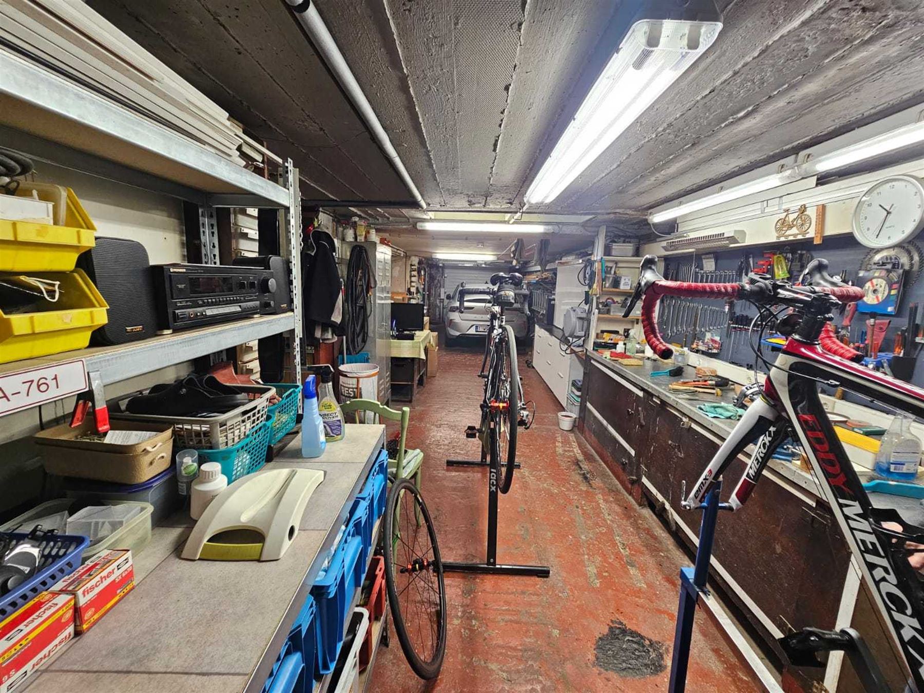 Bel-etage met ruime garage en atelier! foto 12