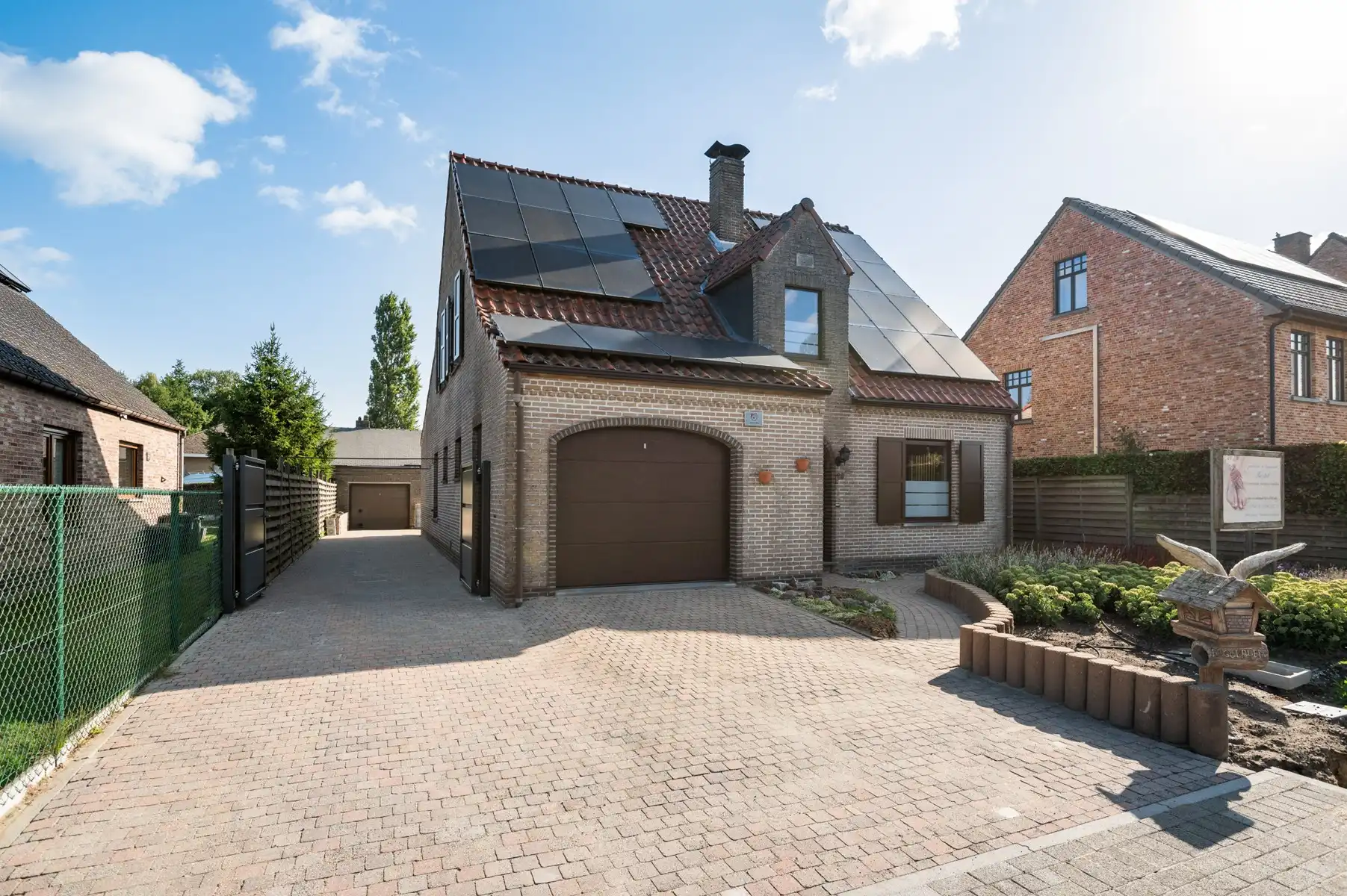 Uitstekend gelegen en energiezuinige woning foto {{pictureIndex}}