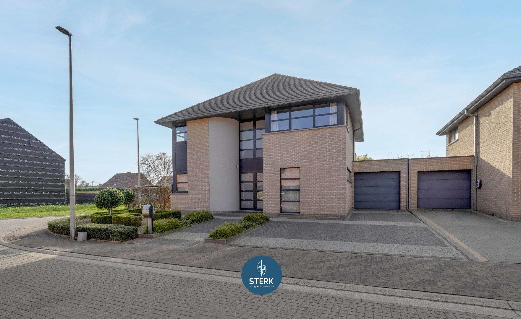 INSTAPKLARE GEZINSWONING MET EEN BEWOONBARE OPP. VAN 390 M² TE ZUSSEN !  foto 28