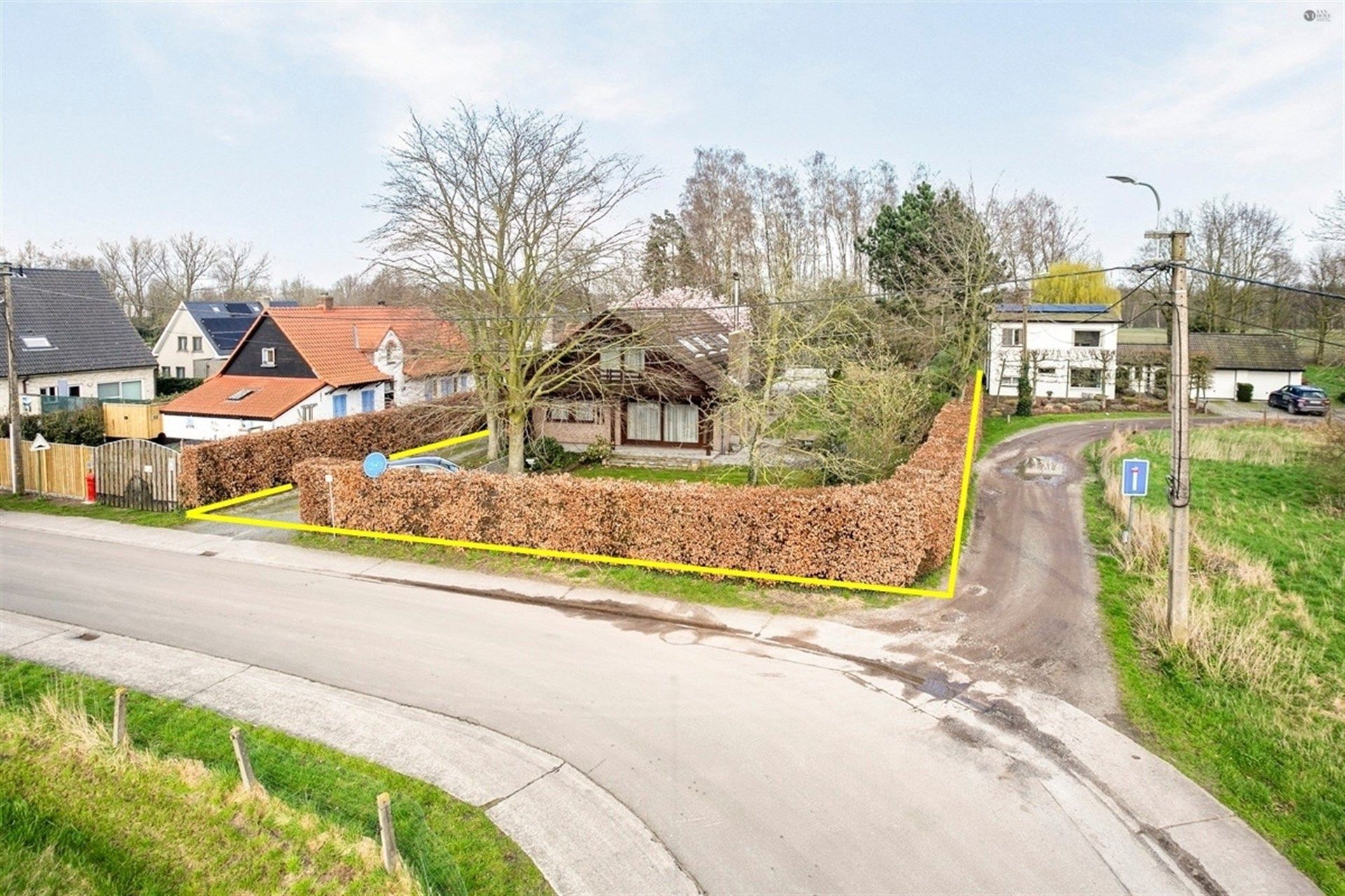 mooi gelegen en karakatervolle woning op 2.938m² foto 1