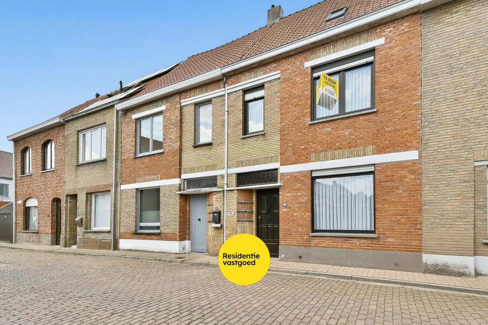 Rijwoning met veel potentieel op centrale ligging foto 18