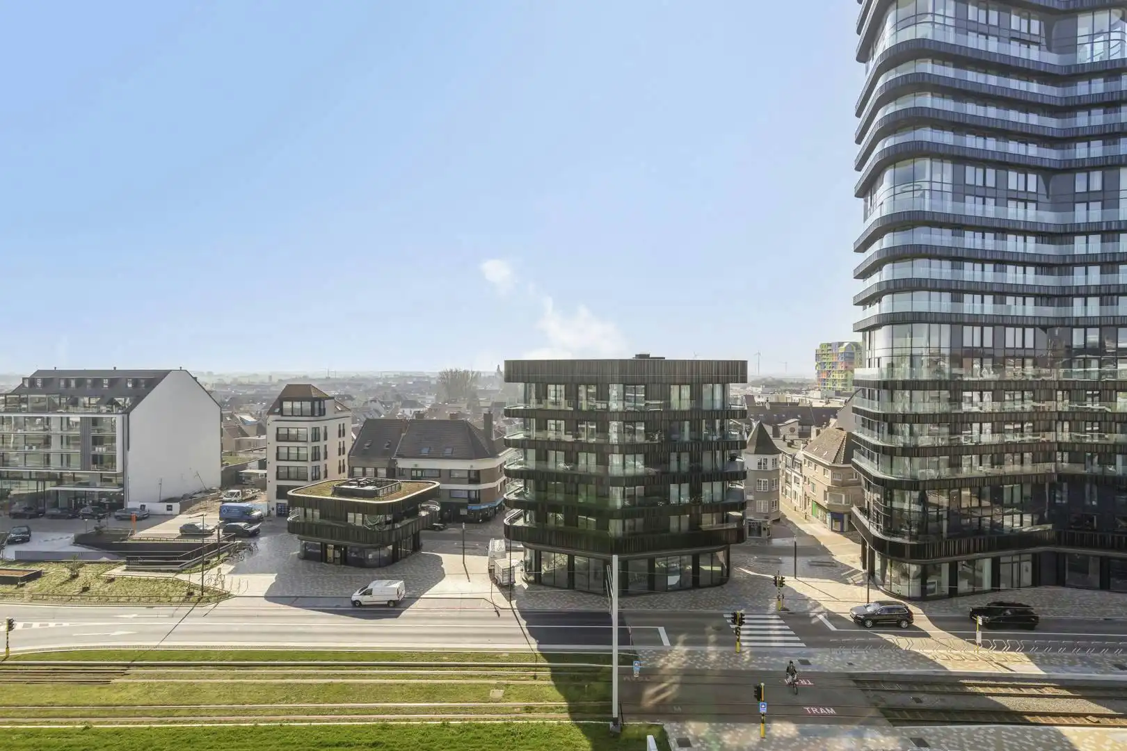 Knap appartement vlakbij het Heldenplein in Heist te koop foto 11