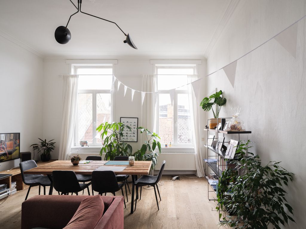 Bijzondere opbrengsteigendom bestaande uit o.m. twee handelsruimtes en twee ruime appartementen foto 7