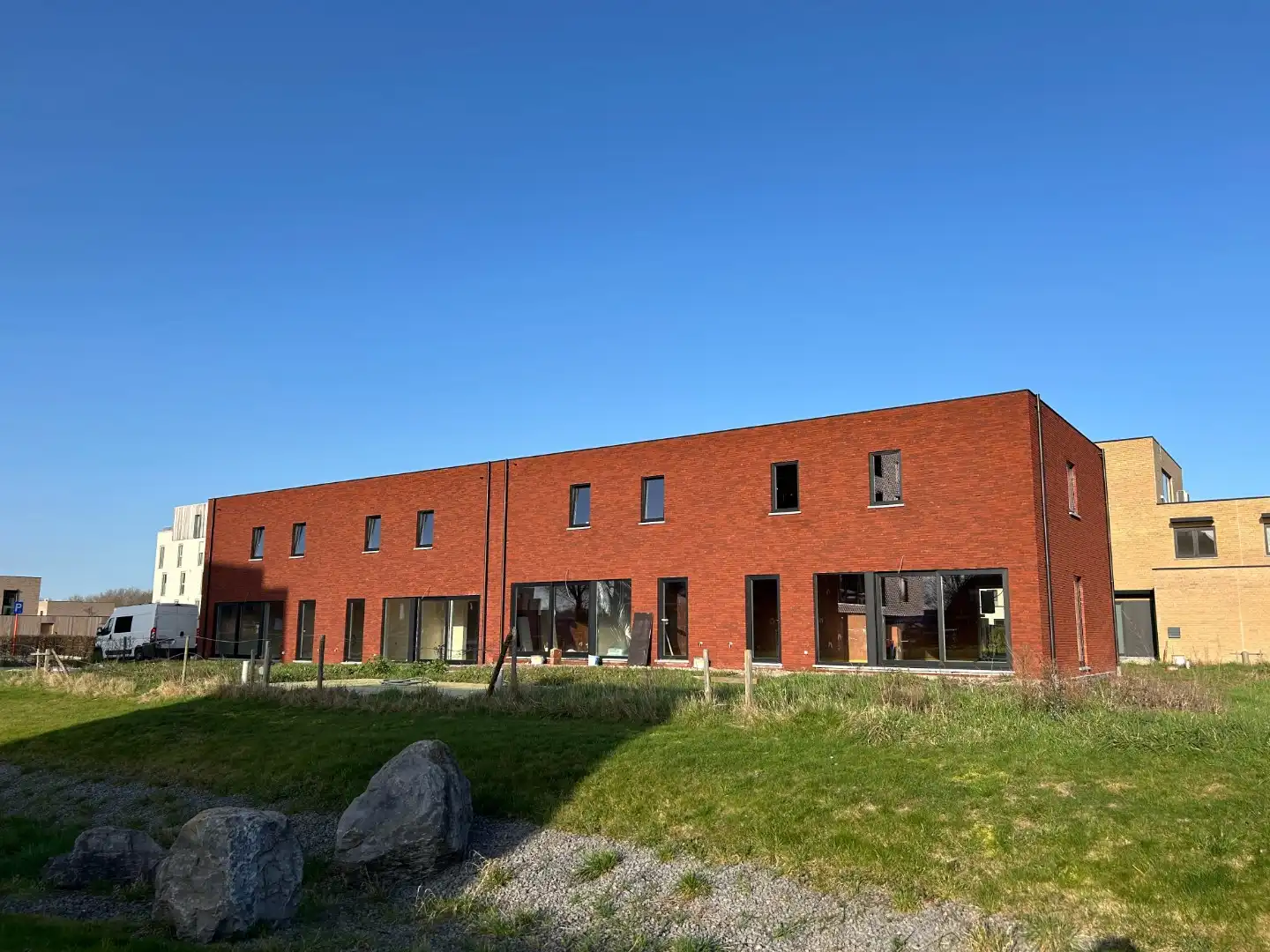 Nieuwbouwwoningen in De Vloei te Ieper foto {{pictureIndex}}