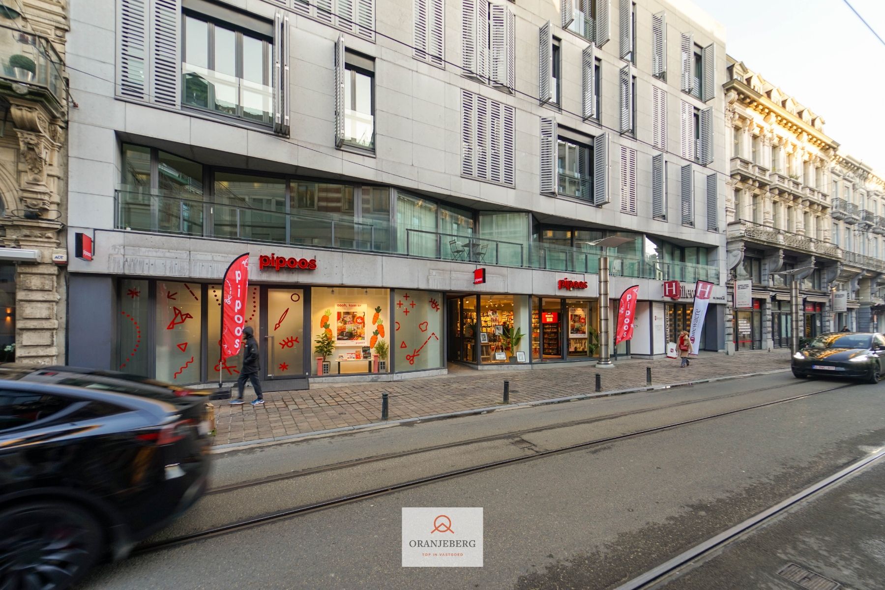 Grote handels- of kantoorruimte aan de Vlaanderenstraat - Gent Zuid foto {{pictureIndex}}