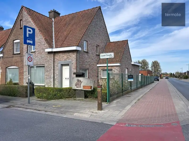 Hoekwoning foto {{pictureIndex}}