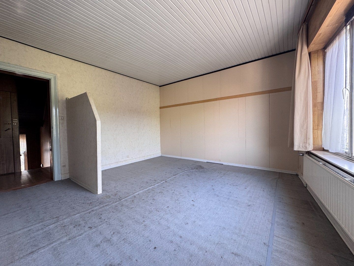 Zeer ruime te renoveren rijwoning met 4 bouwlagen.  foto 14