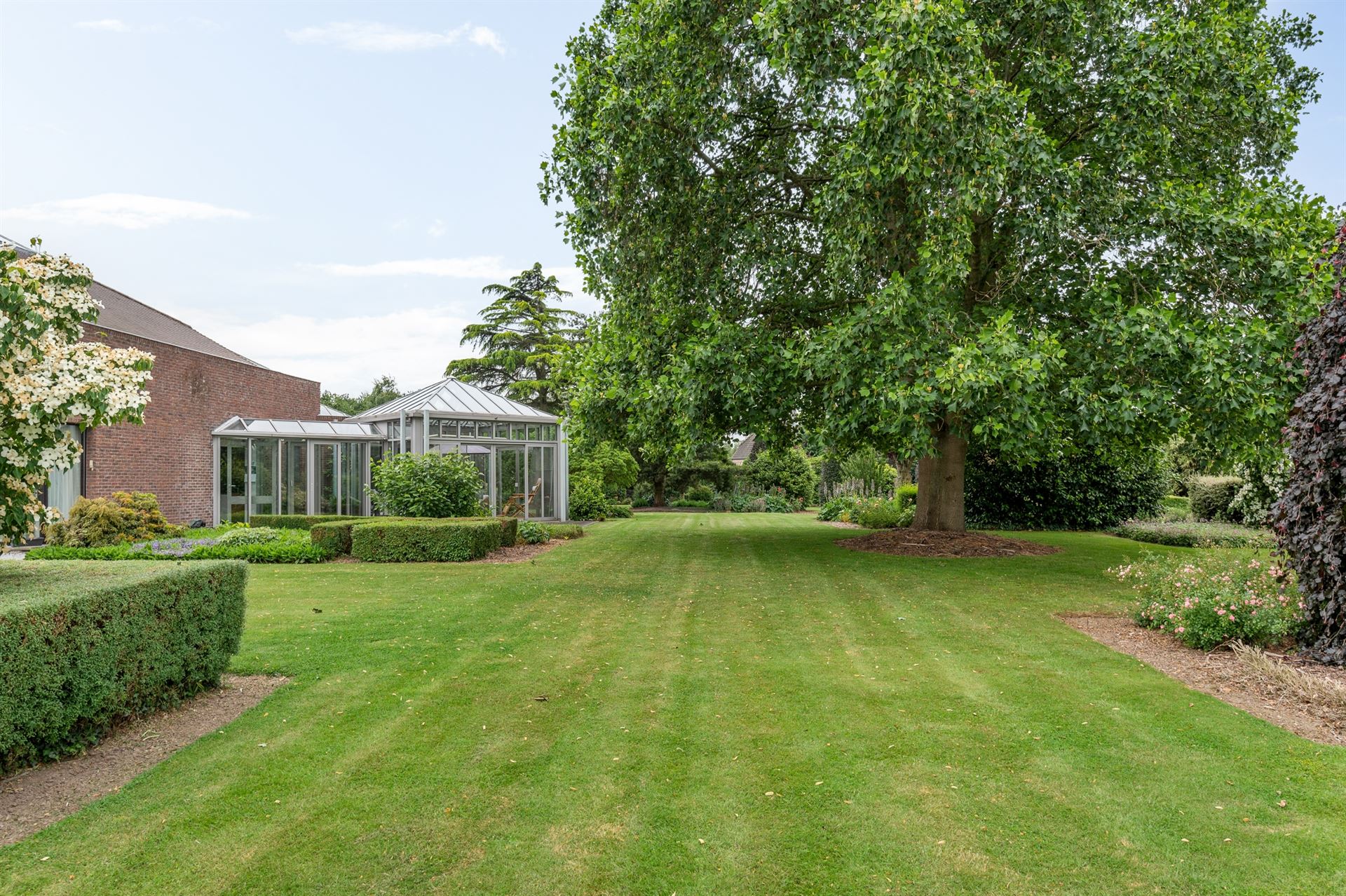 PRACHTIGE VILLA TE KOOP IN EEN OASE VAN GROEN foto 23