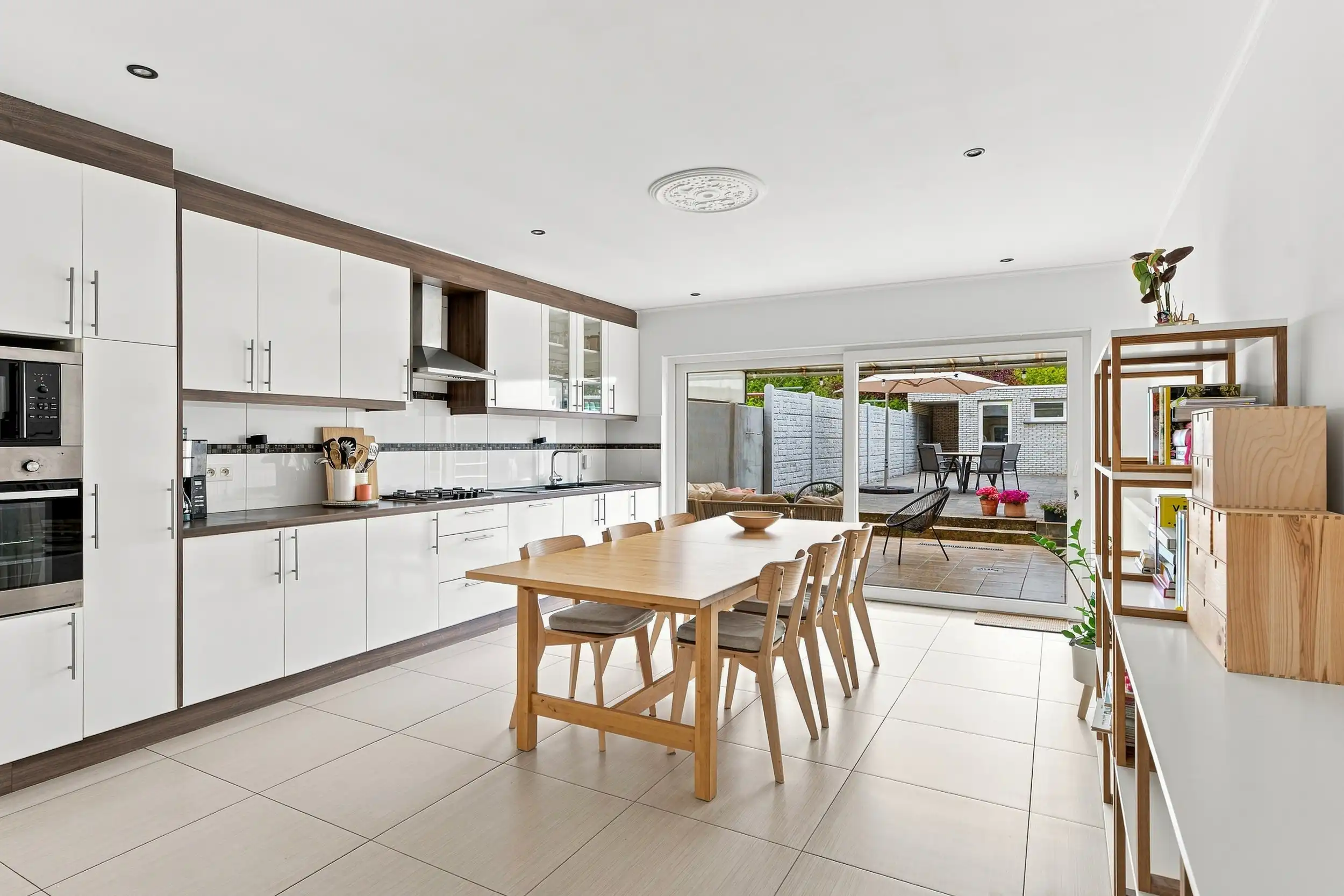 Instapklare woning in het centrum van Zele foto 5