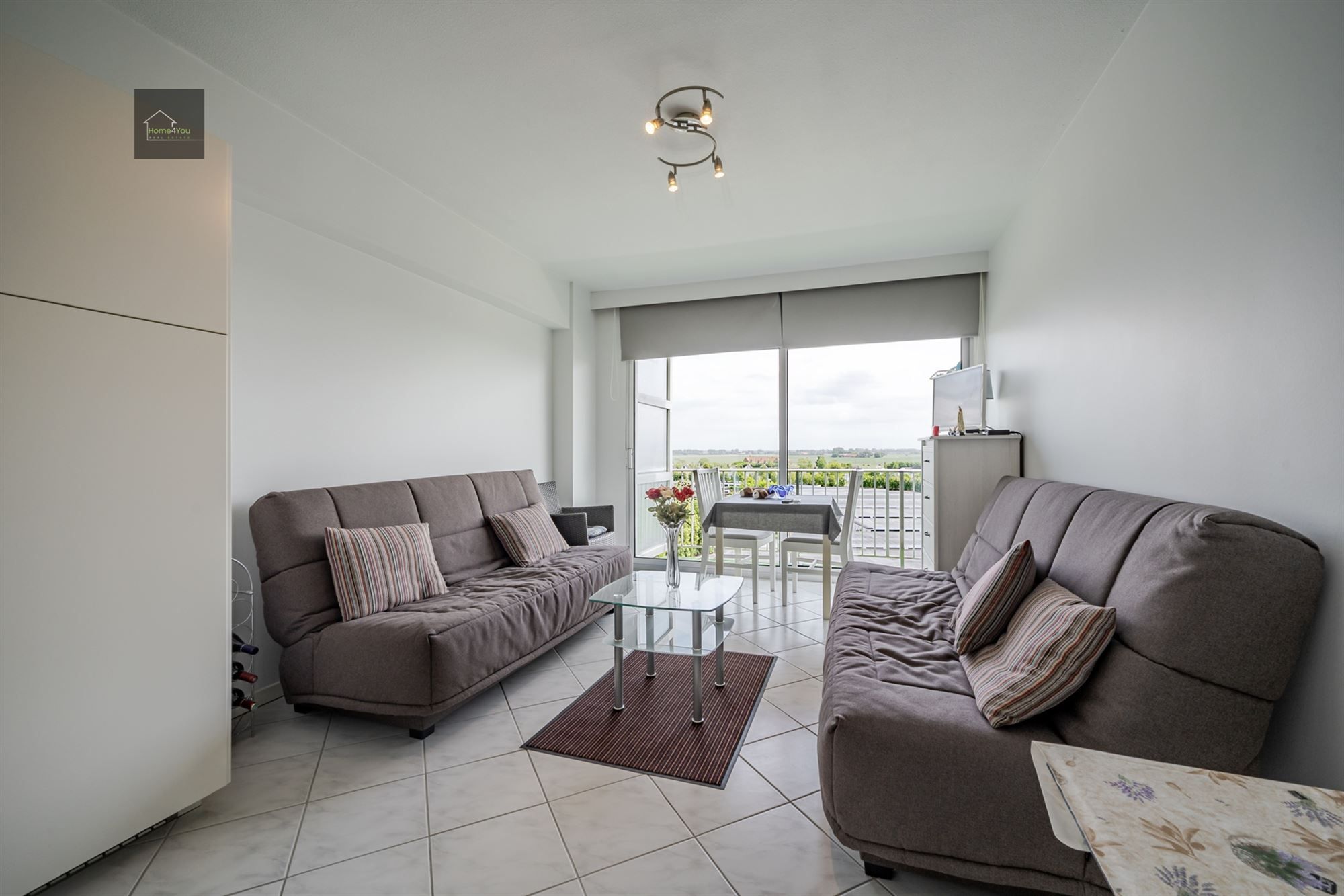 Gerenoveerde, bemeubelde studio met prachtig polderzicht. foto 2