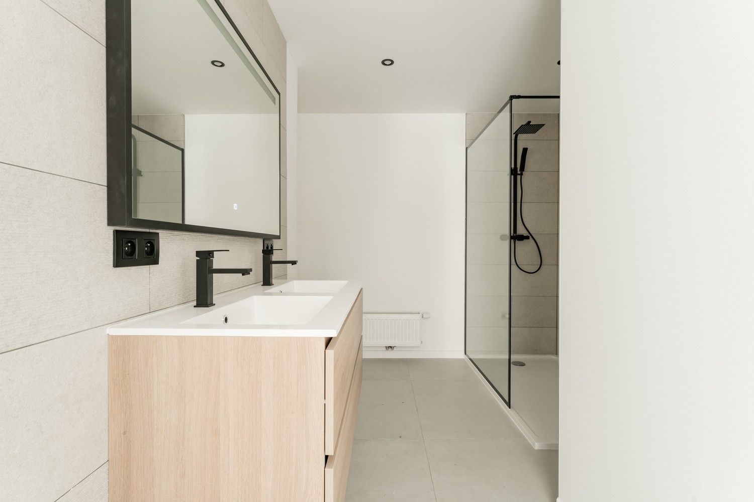 Prachtig 2 slaapkamer appartement met een fantastisch uitzicht! foto 10