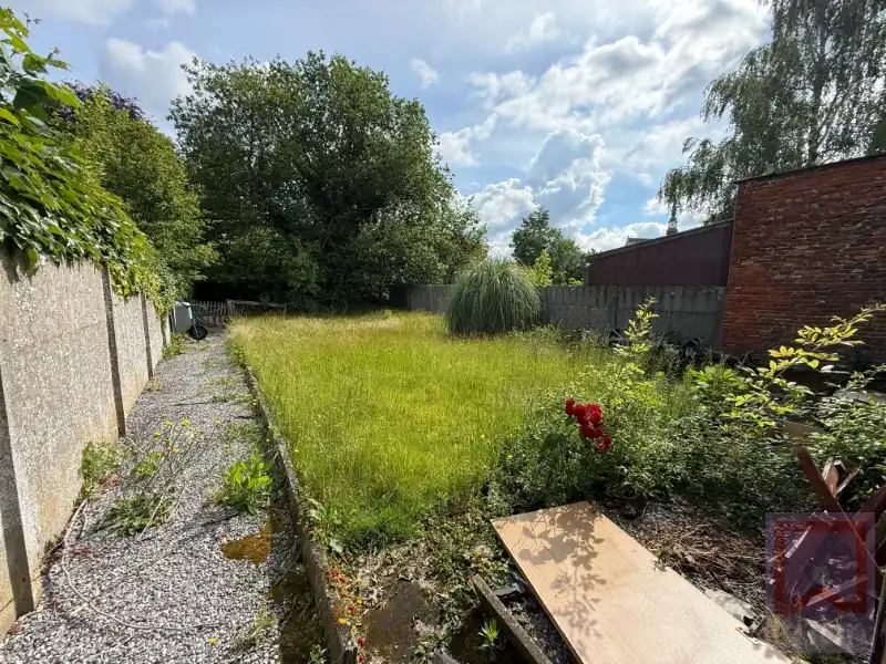 Ruime te renoveren woning met tuin - centrum Geel! foto 9