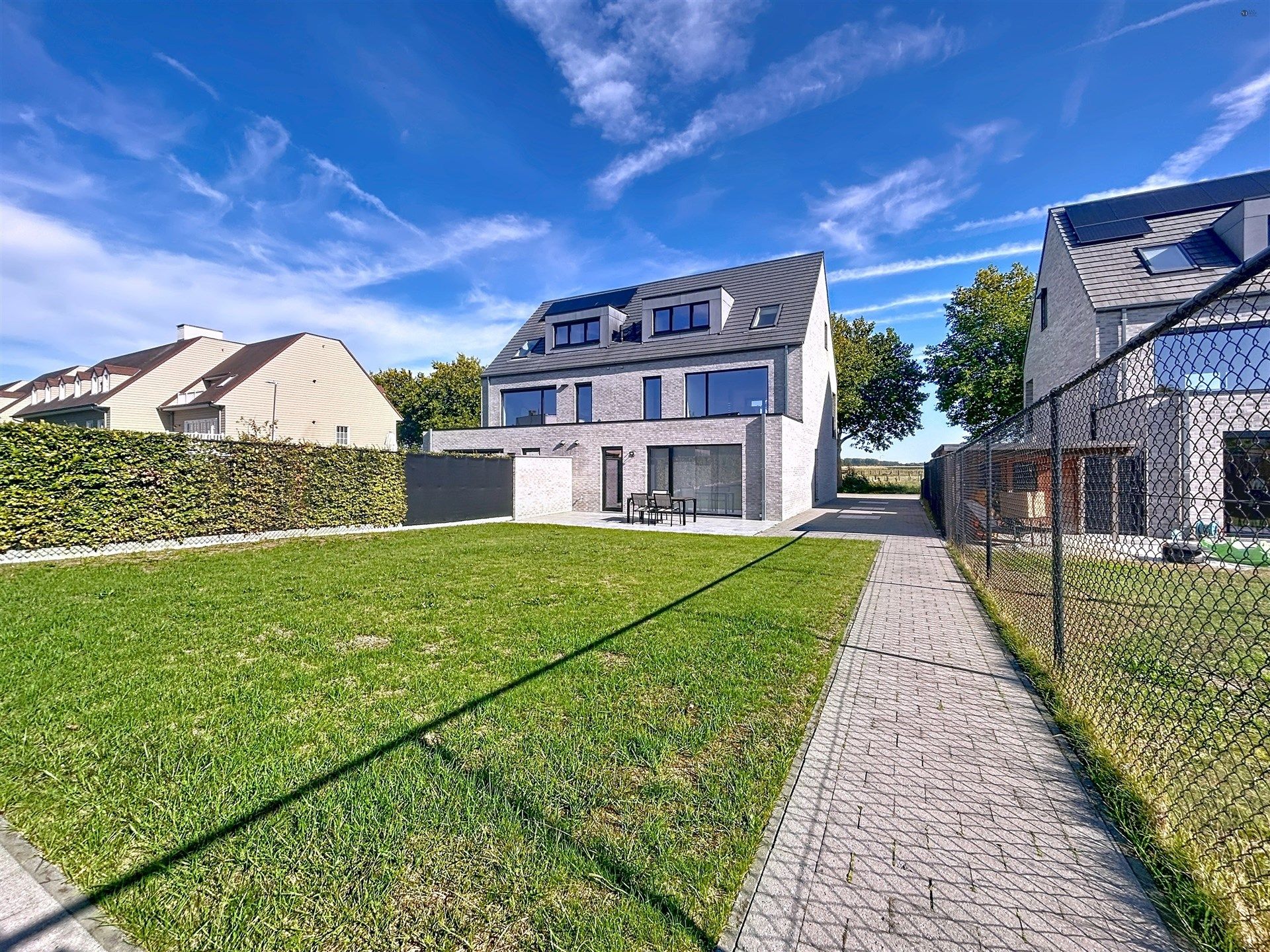 Recente energiezuinige (A-label) woning met weids zicht op natuur foto 25