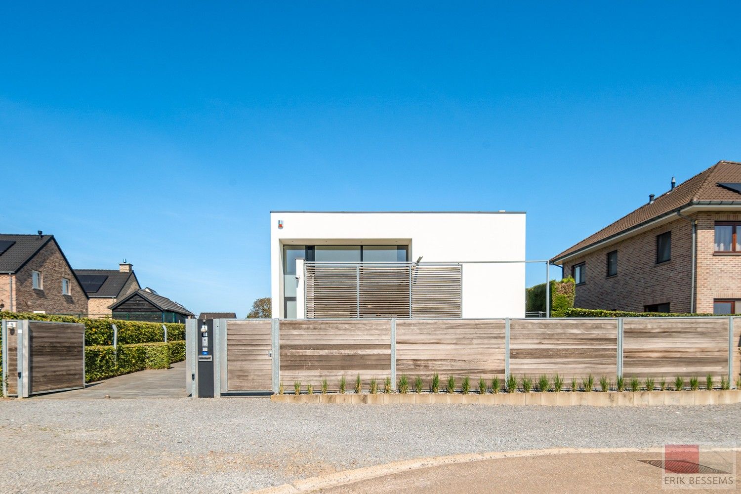 Moderne villa, gelegen op een perceel van 1.126 m², biedt 360 m² hoogwaardige woonoppervlakte foto 3