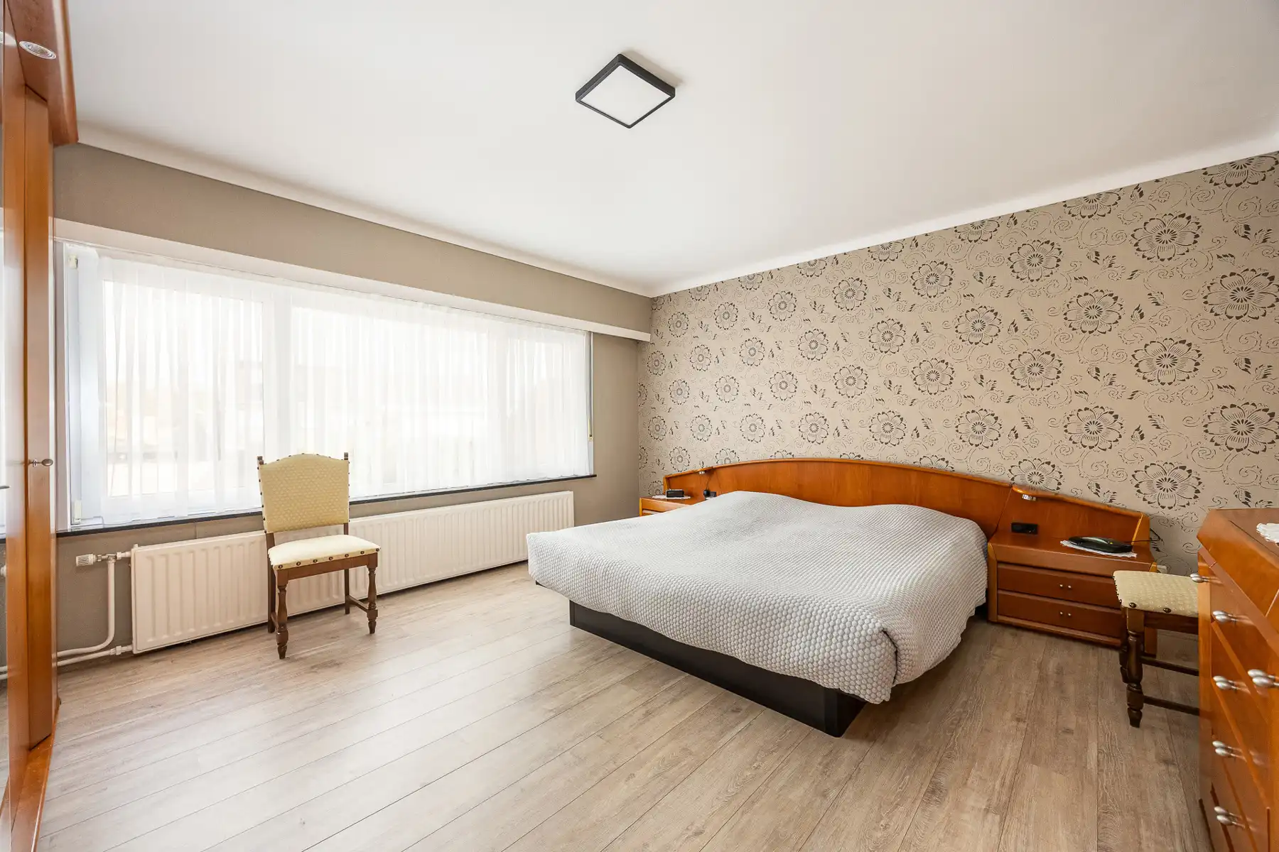 Ruime gezinswoning met 5 slaapkamers op een perceel van 638m². foto 11