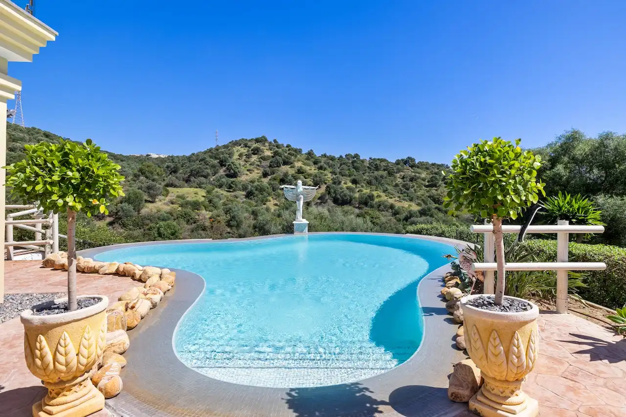 SCHITTEREND GELEGEN VILLA NAAST CABOPINO GOLF foto 4