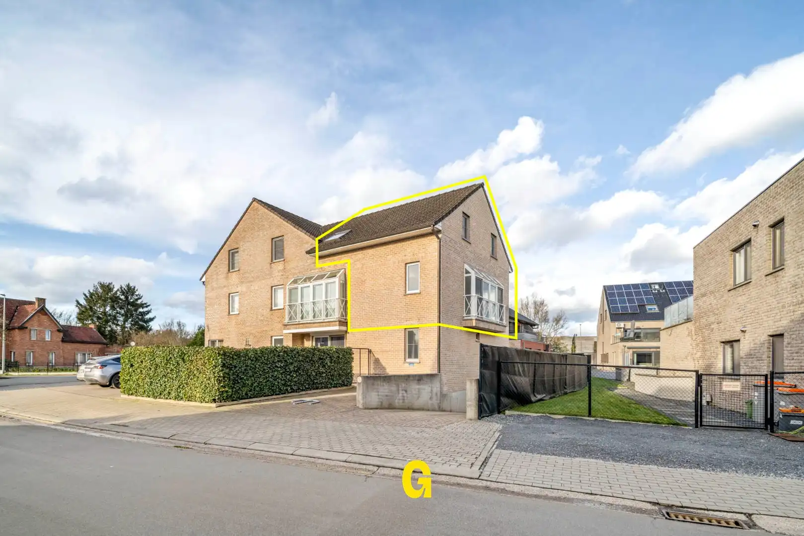*** VERKOCHT *** Aangenaam duplexappartement met drie slaapkamers, autostandplaats en kelderberging foto 3
