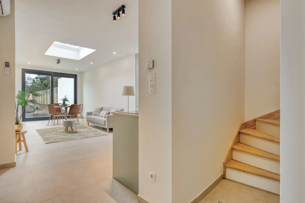 Pas gerenoveerde aantrekkelijke A-label stadswoning met zonnige diepe tuin foto 16