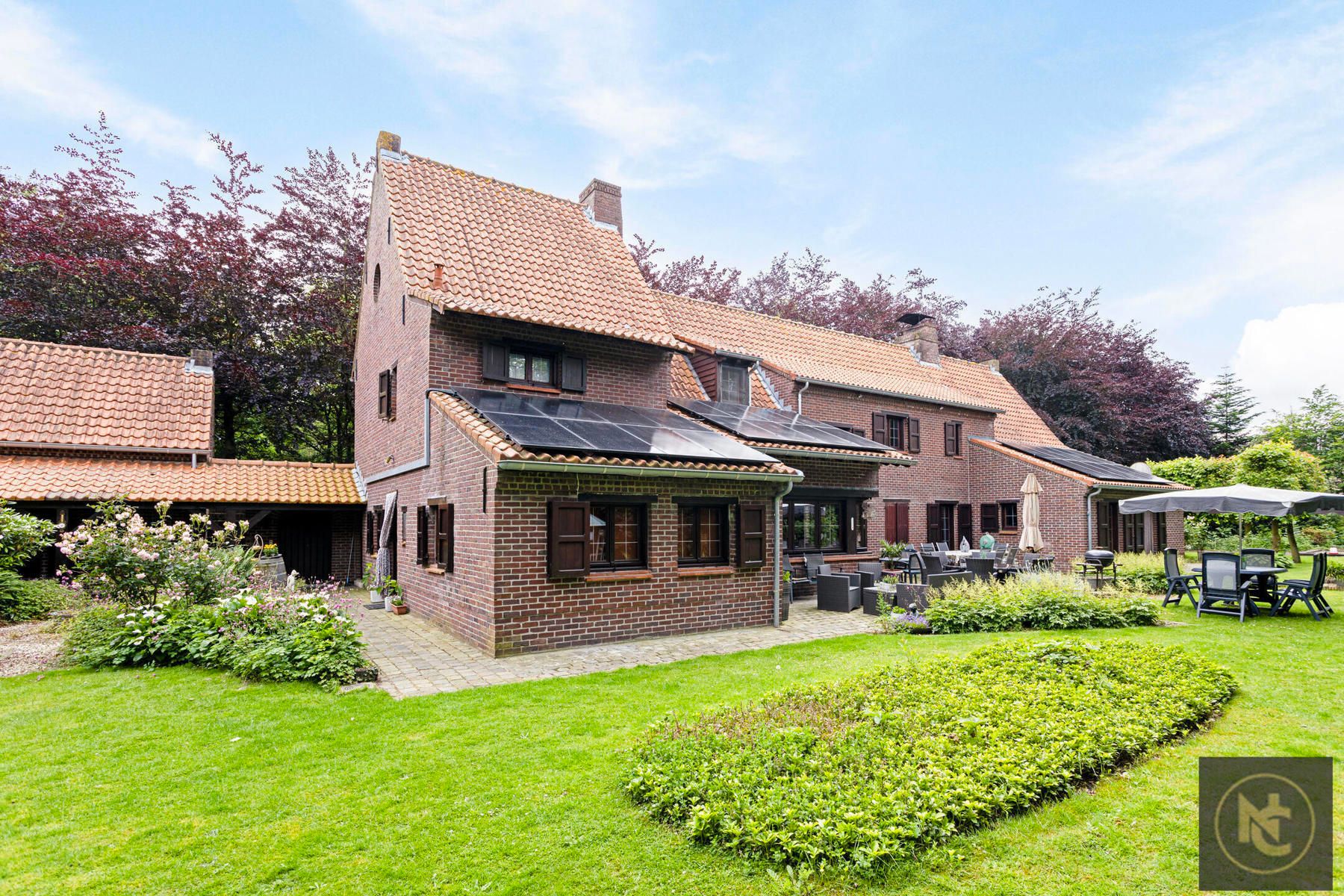 Uitzonderlijke villa met 6 slaapkamers en 2 garages foto 34