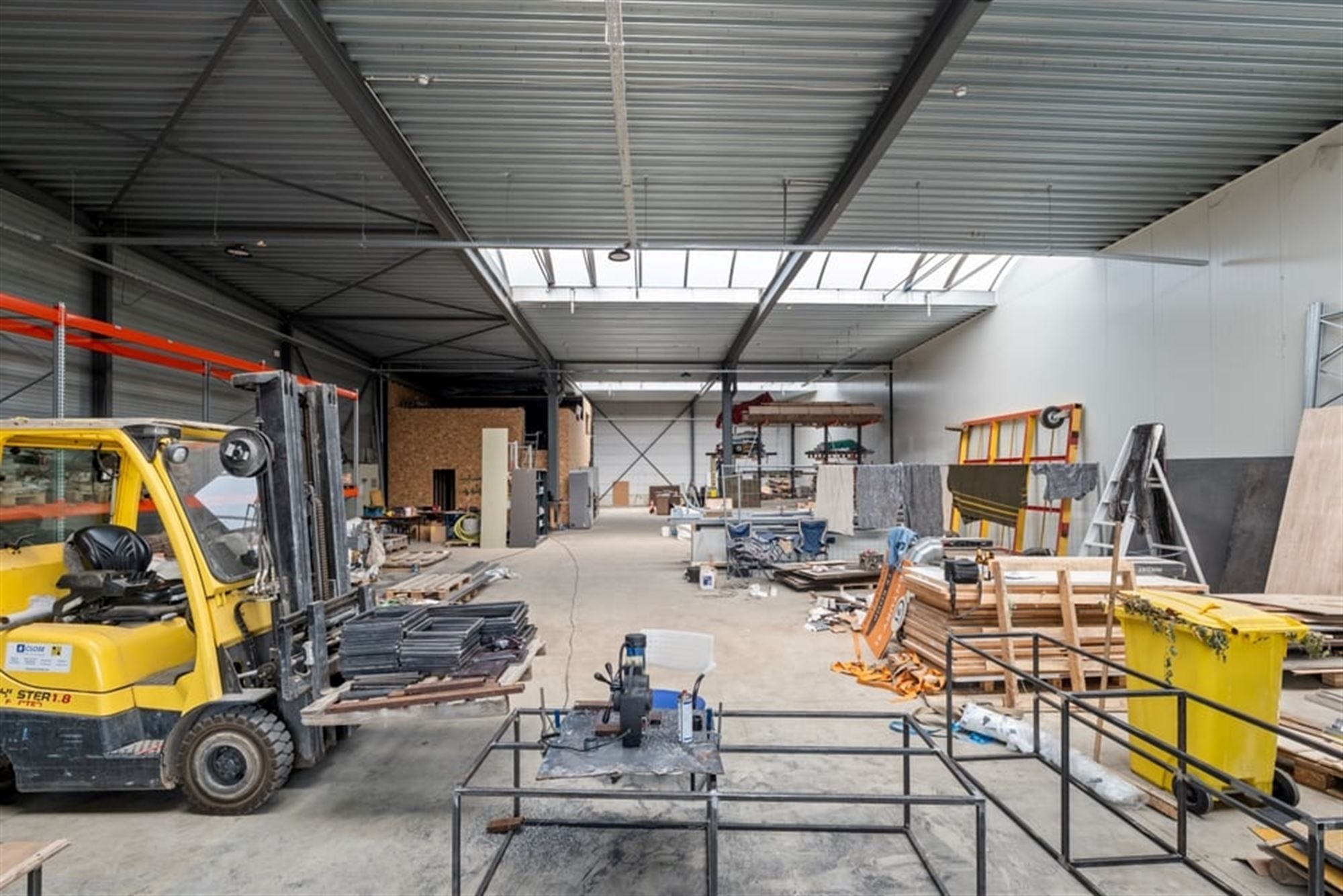 RUIME LOODS VAN 846M² IN SINT-TRUIDEN  foto 7