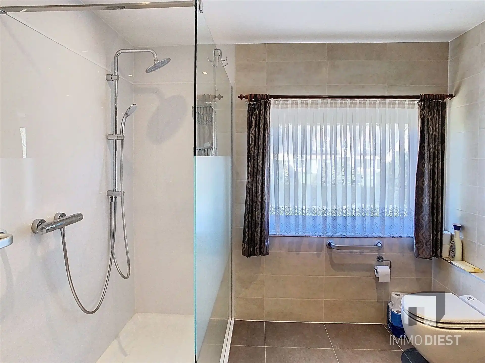 Woning met dubbele garage foto 16