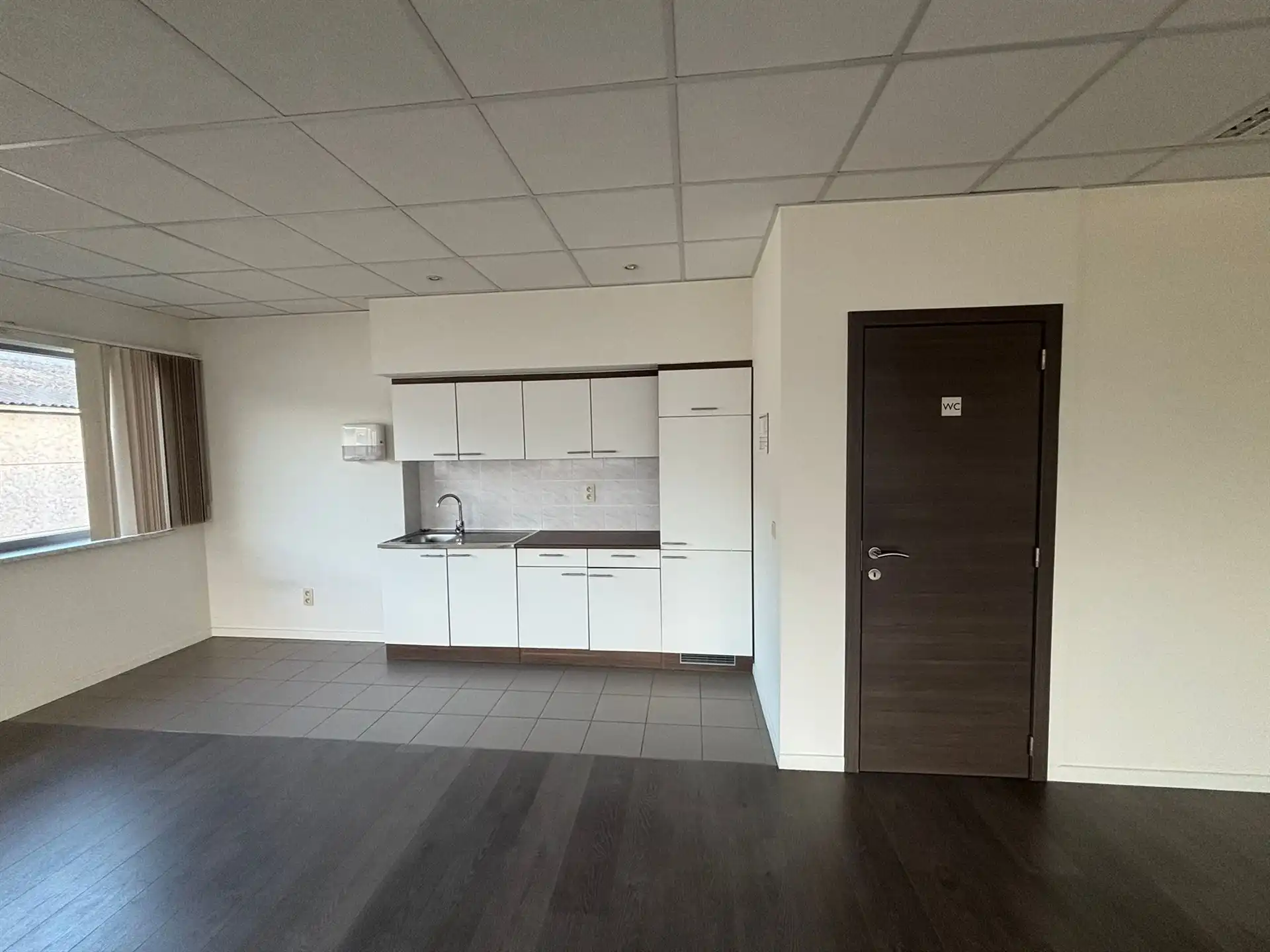 Ruime kantoor/bureauruimte te Merchtem  foto 2