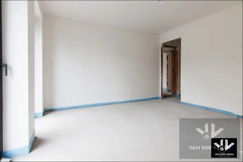 Ruim gelijkvloers nieuwbouwappartement met 4 slaapkamers en 2 badkamers, ruim terras en een mooie tuin op een goed bereikbare locatie! foto 14