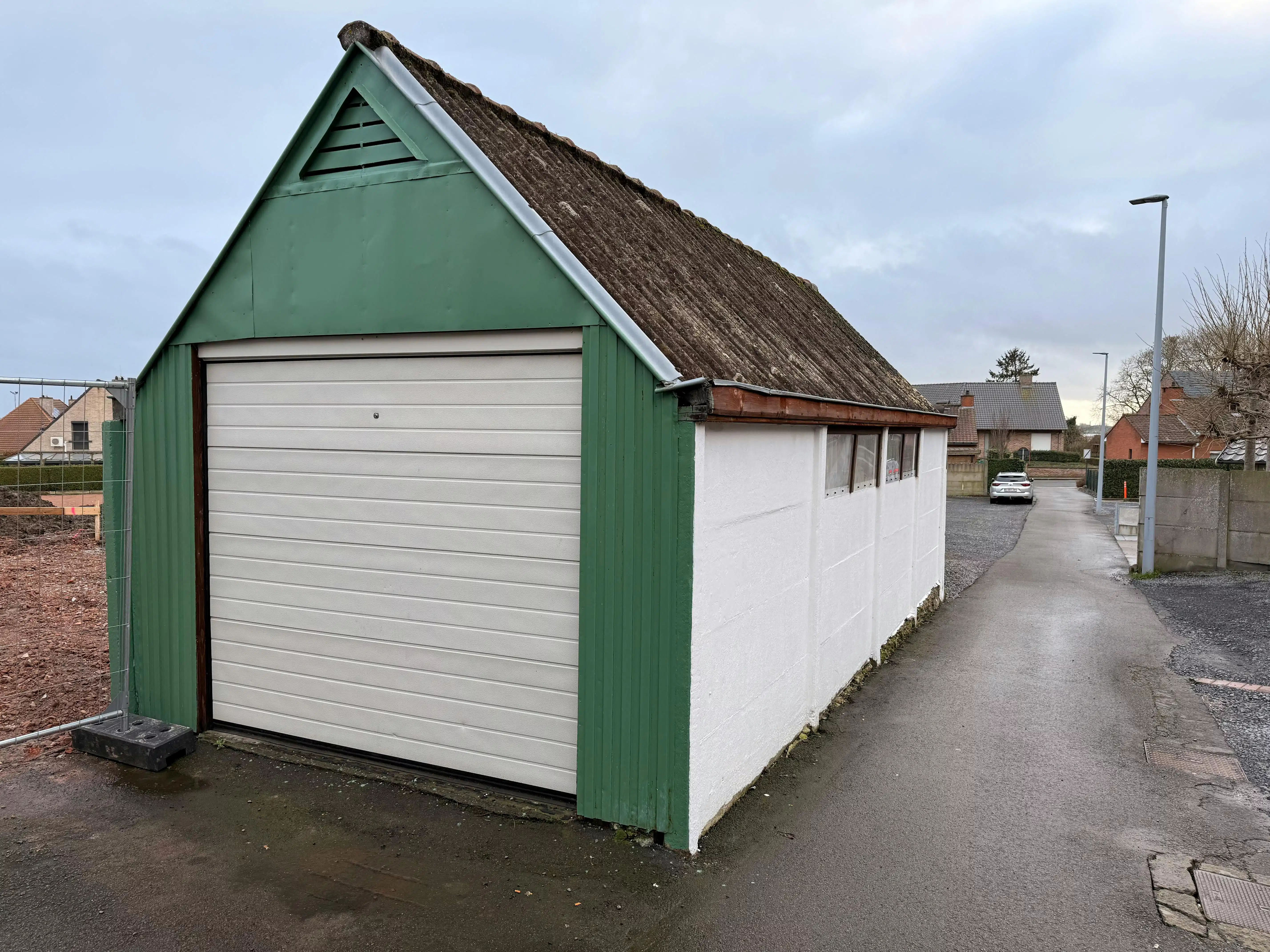 Ruime garagebox te koop in Beselare  foto 3