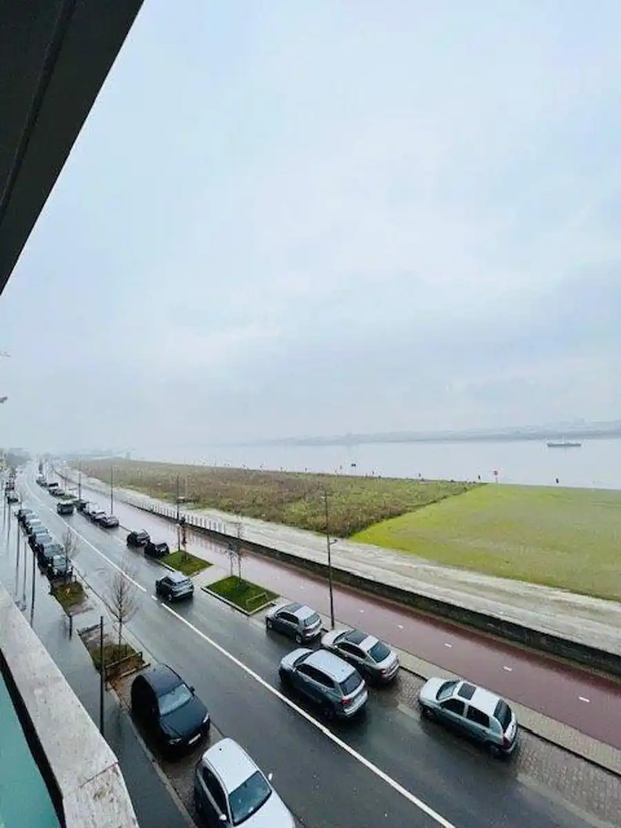 Prachtig gemeubeld 3-slaapkamer app. met front scheldezicht foto 5