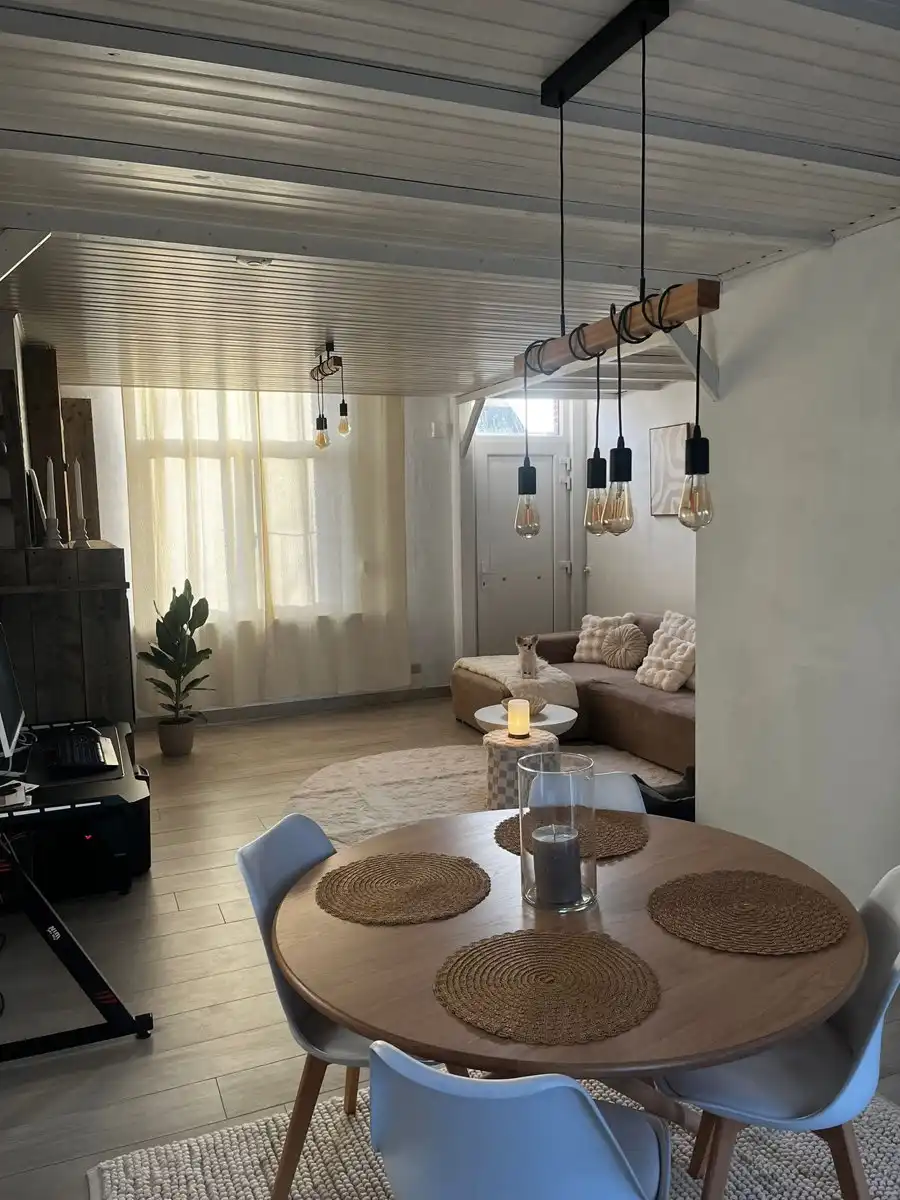 Woning met 2 slaapkamers, tuintje en ruime tuinberging foto 3