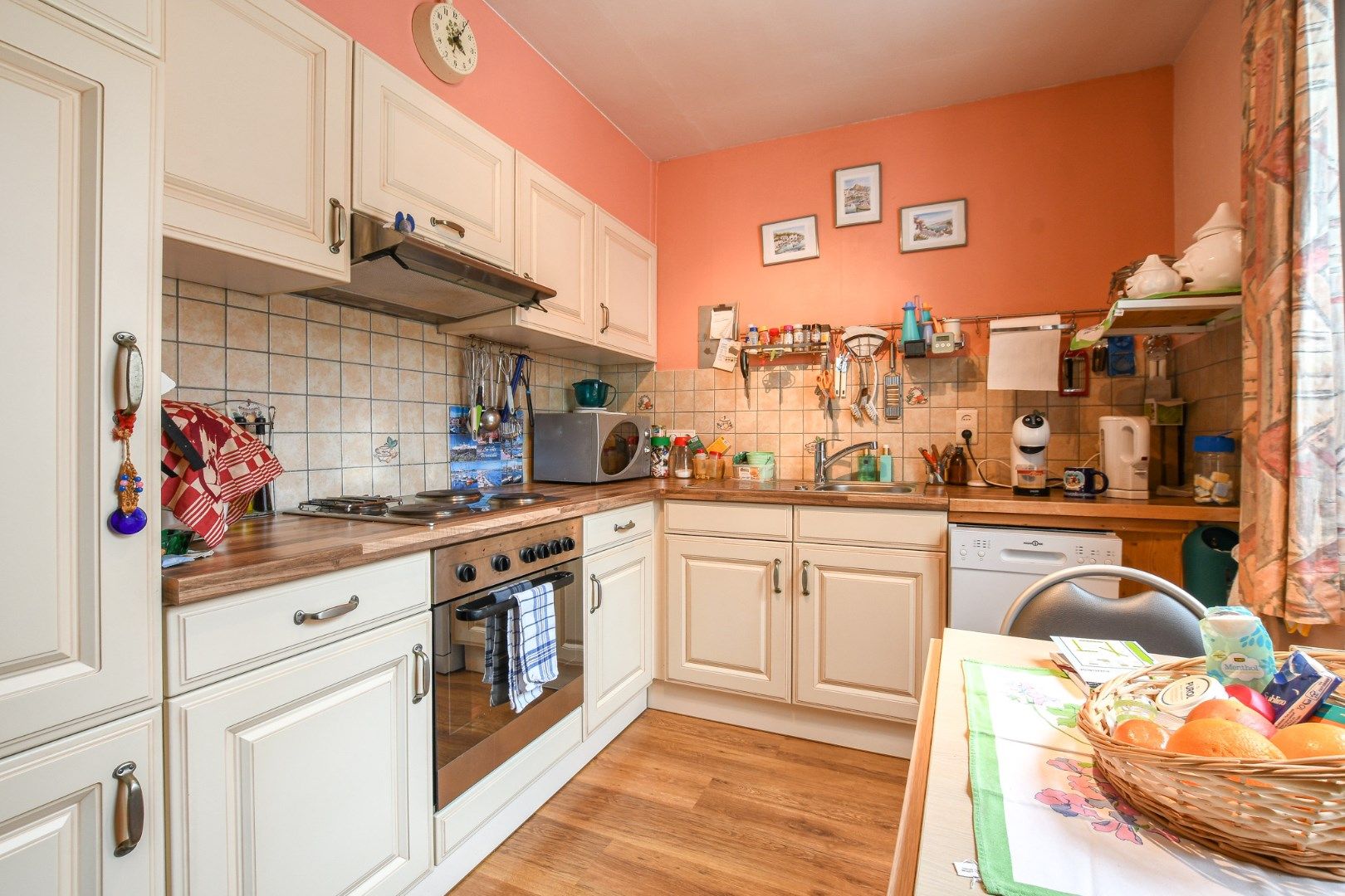 Instapklaar 3-slaapkamerappartement met koer & terras – vlak bij Grote Markt en jachthaven! foto 5