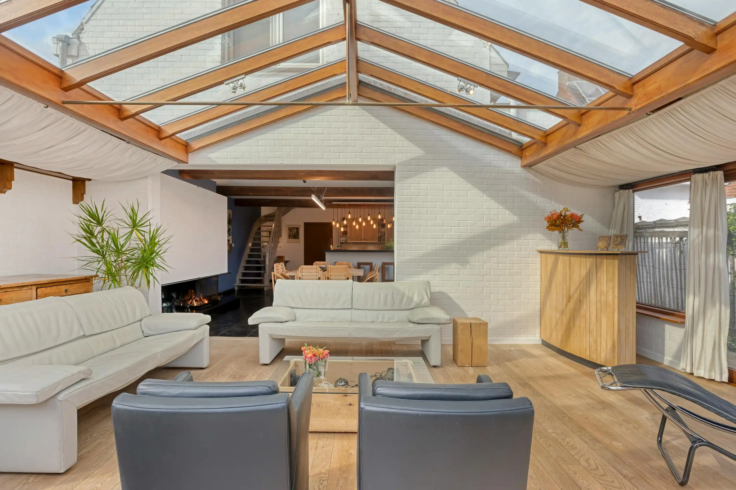 Karaktervolle woning met ruime leefruimtes en prachtige tuin foto 6