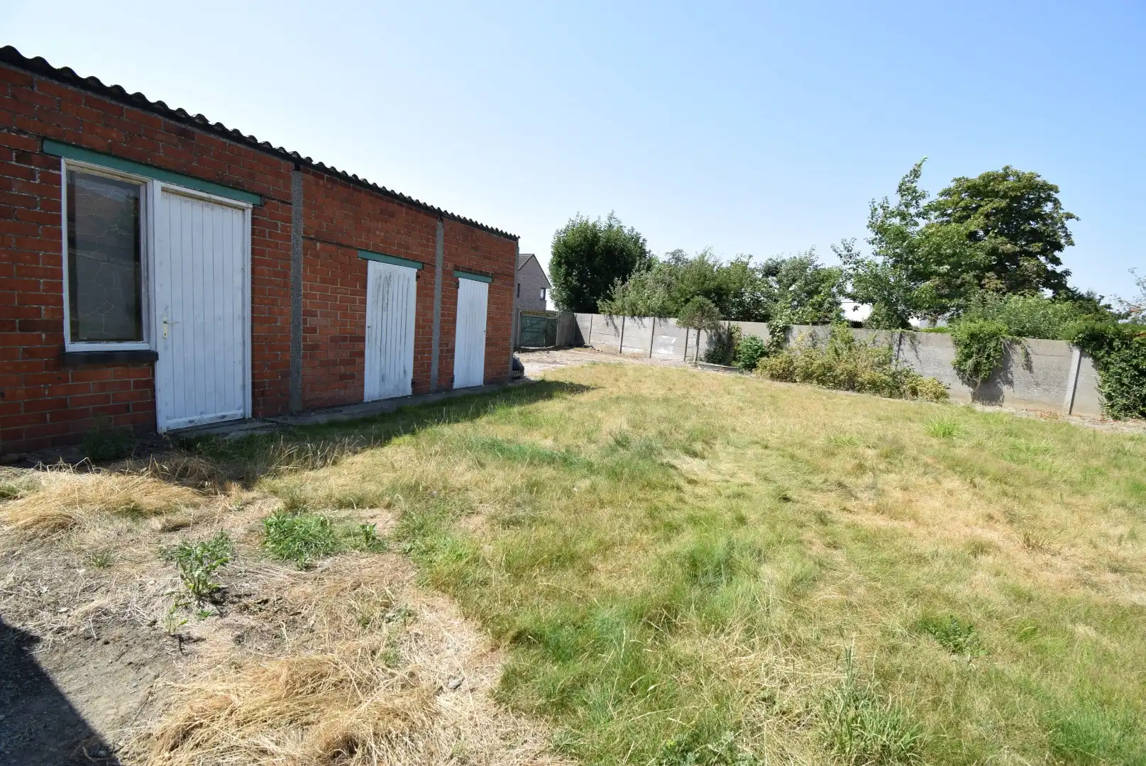 TWEE SLAAPKAMER APPARTEMENT MET GARAGE EN AUTOSTAANPLAATS CENTRUM RUMBEKE foto 8