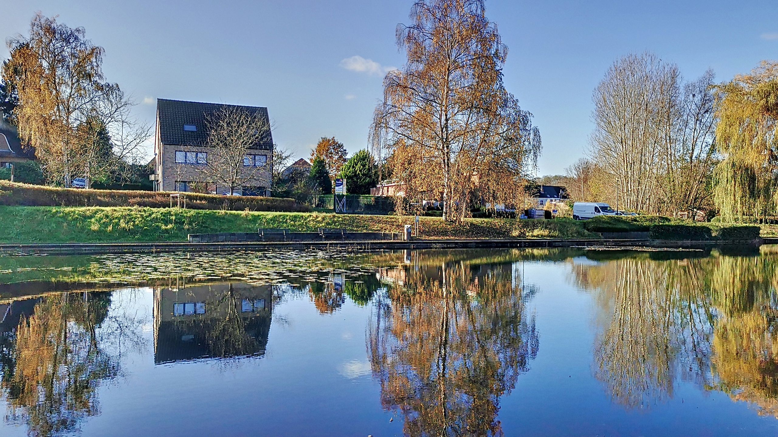 Energiezuinige drie-gevelwoning met mooie grond  foto 7