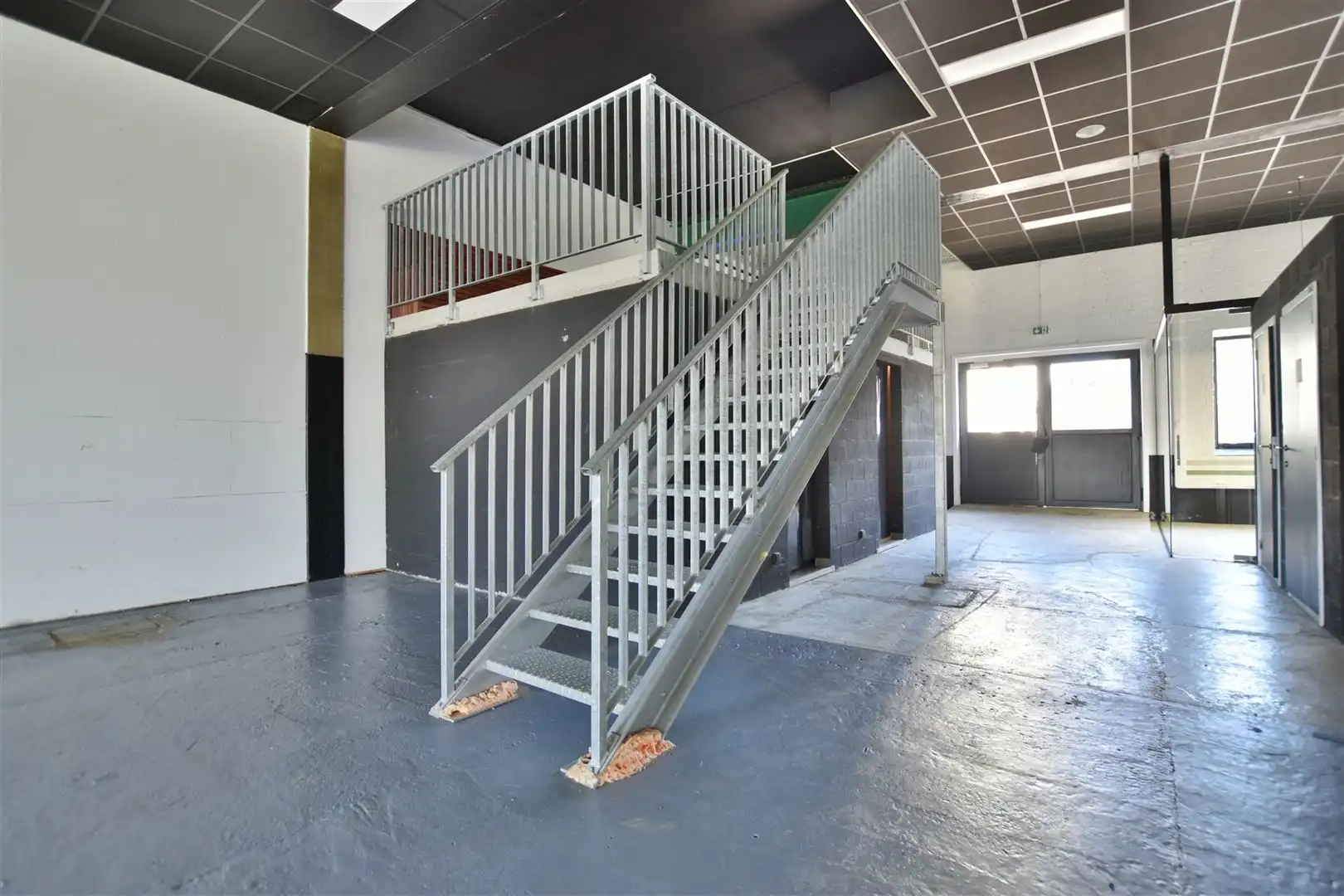 Multifunctioneel bedrijfspand (ca. 450m²) te Hamme. foto 6