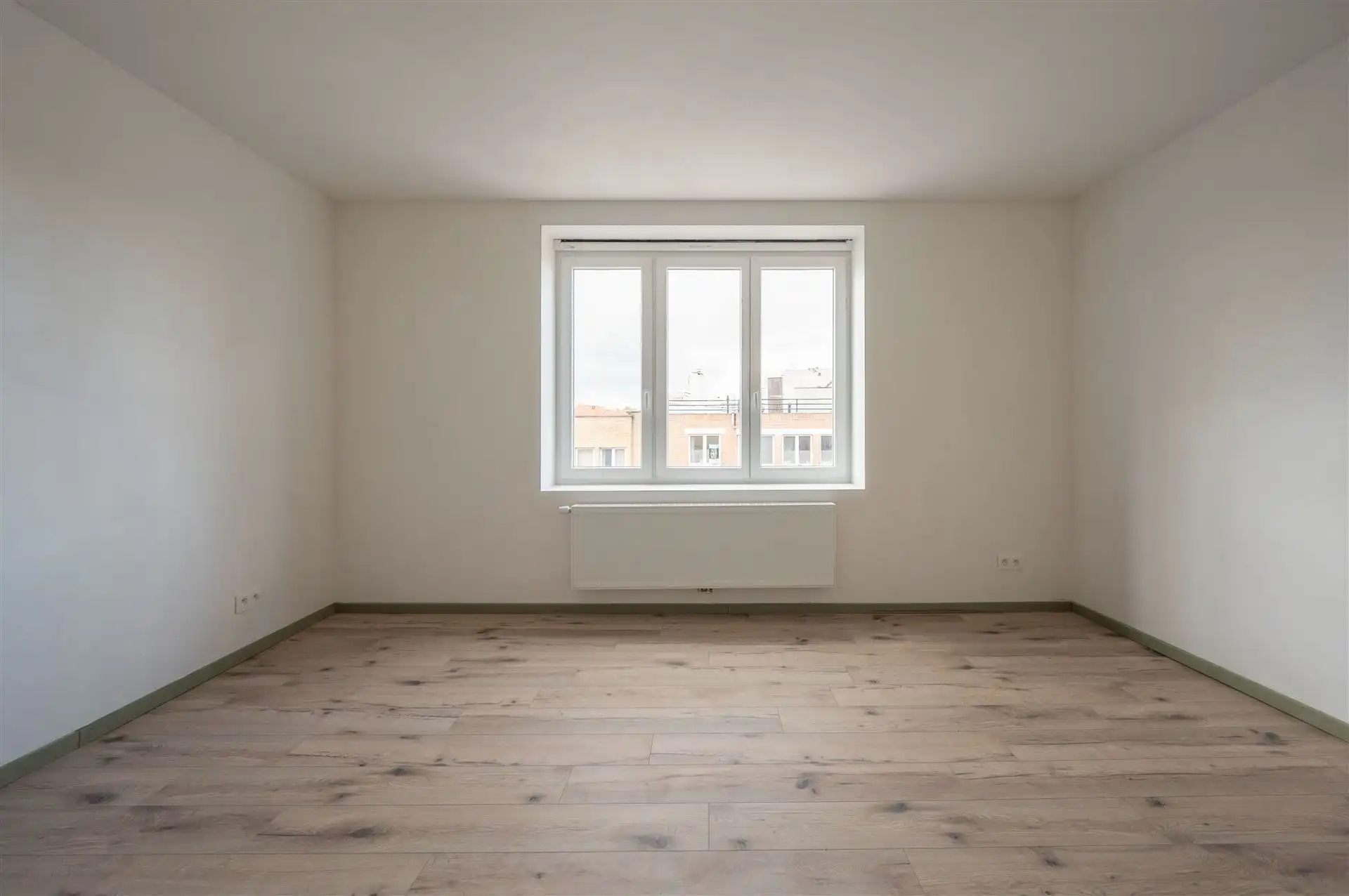 Gerenoveerd appartement met 3 slaapkamers foto 12