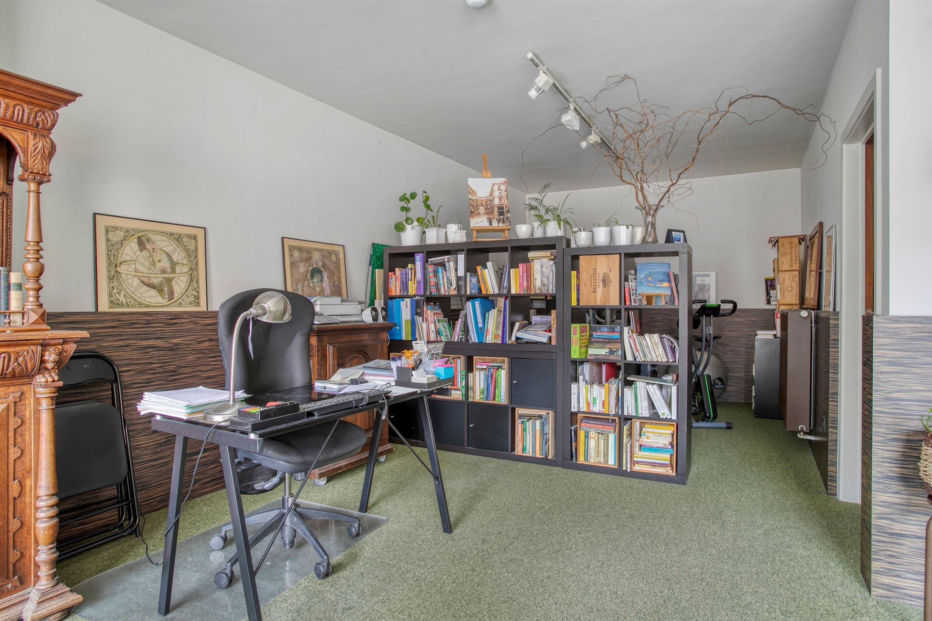 Goed gelegen woning aan het dorpsplein te huur! foto 7