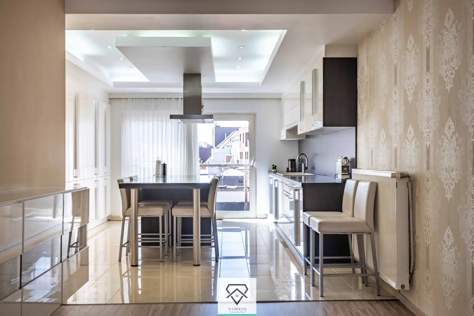 Ruim handelshuis te koop bestaande uit duplexappartement en dubbele handelsruimte foto 15