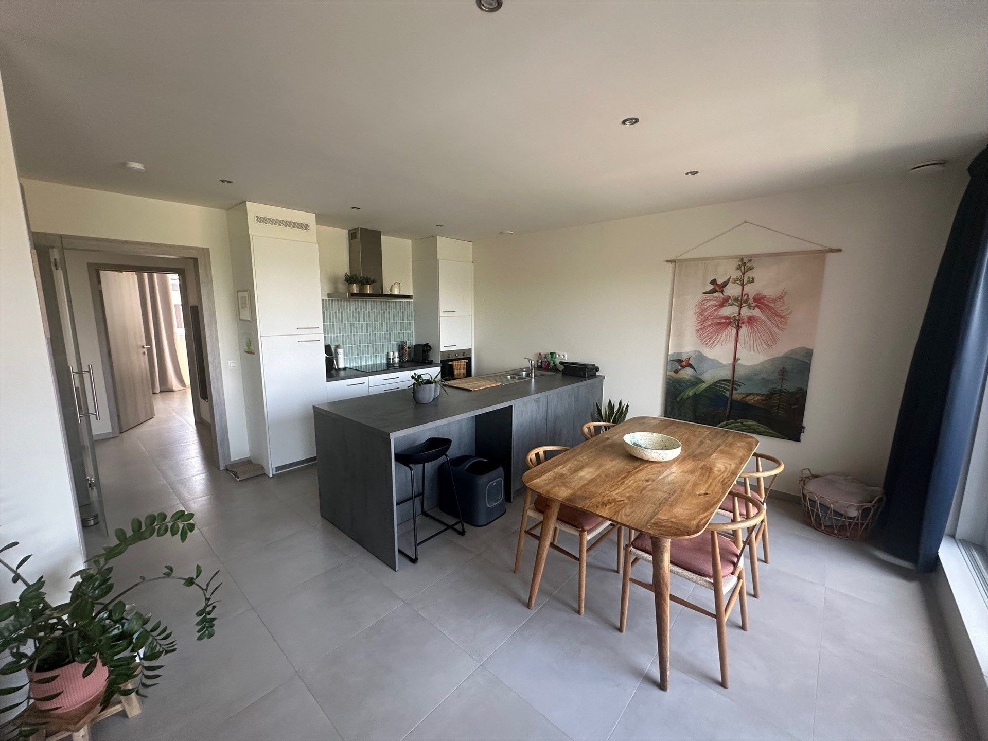 Prachtig en ruim appartement met 2 slaapkamers nabij het centrum van Erembodegem foto 2