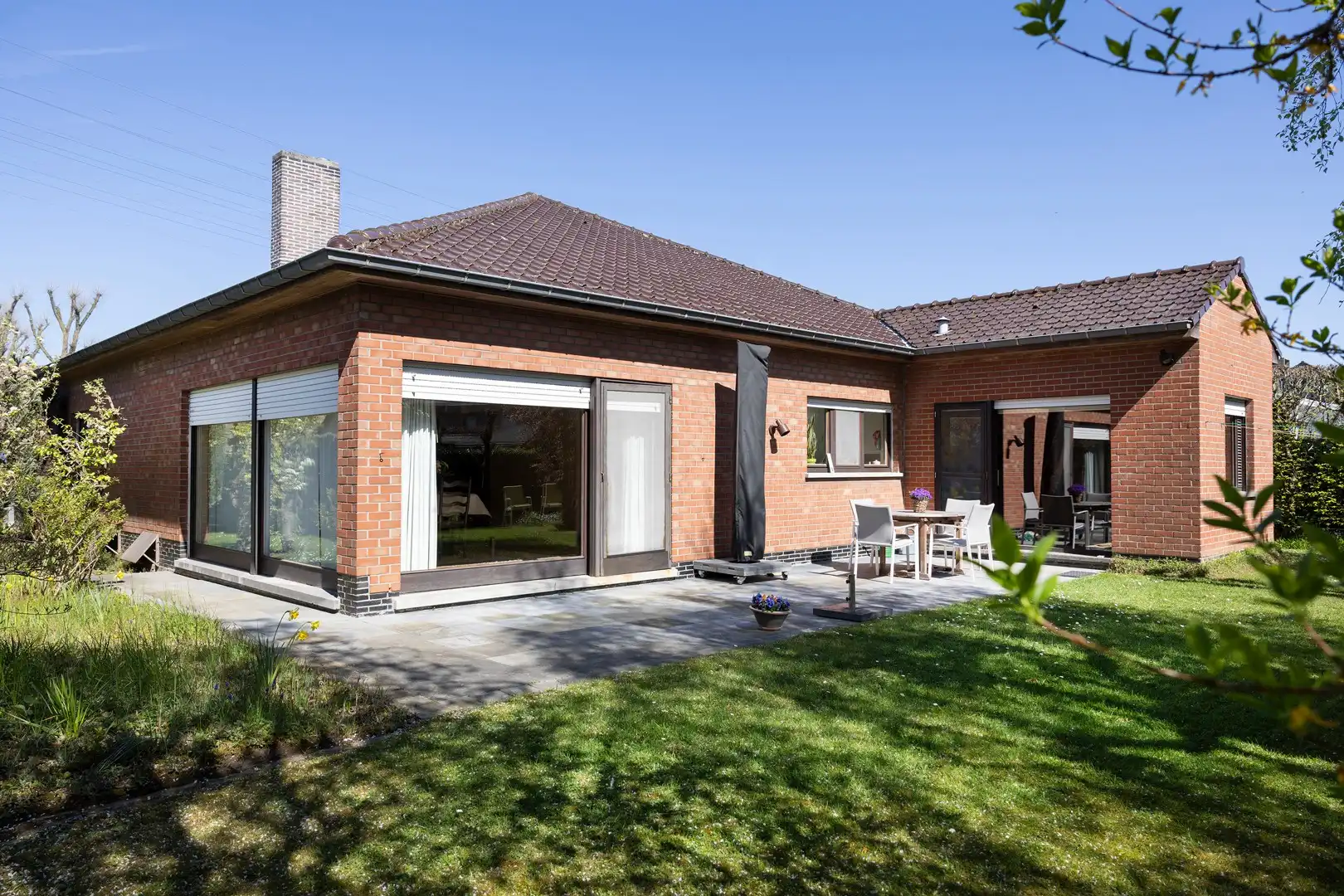 Residentieel gelegen gelijkvloerse alleenstaande woning. foto 6