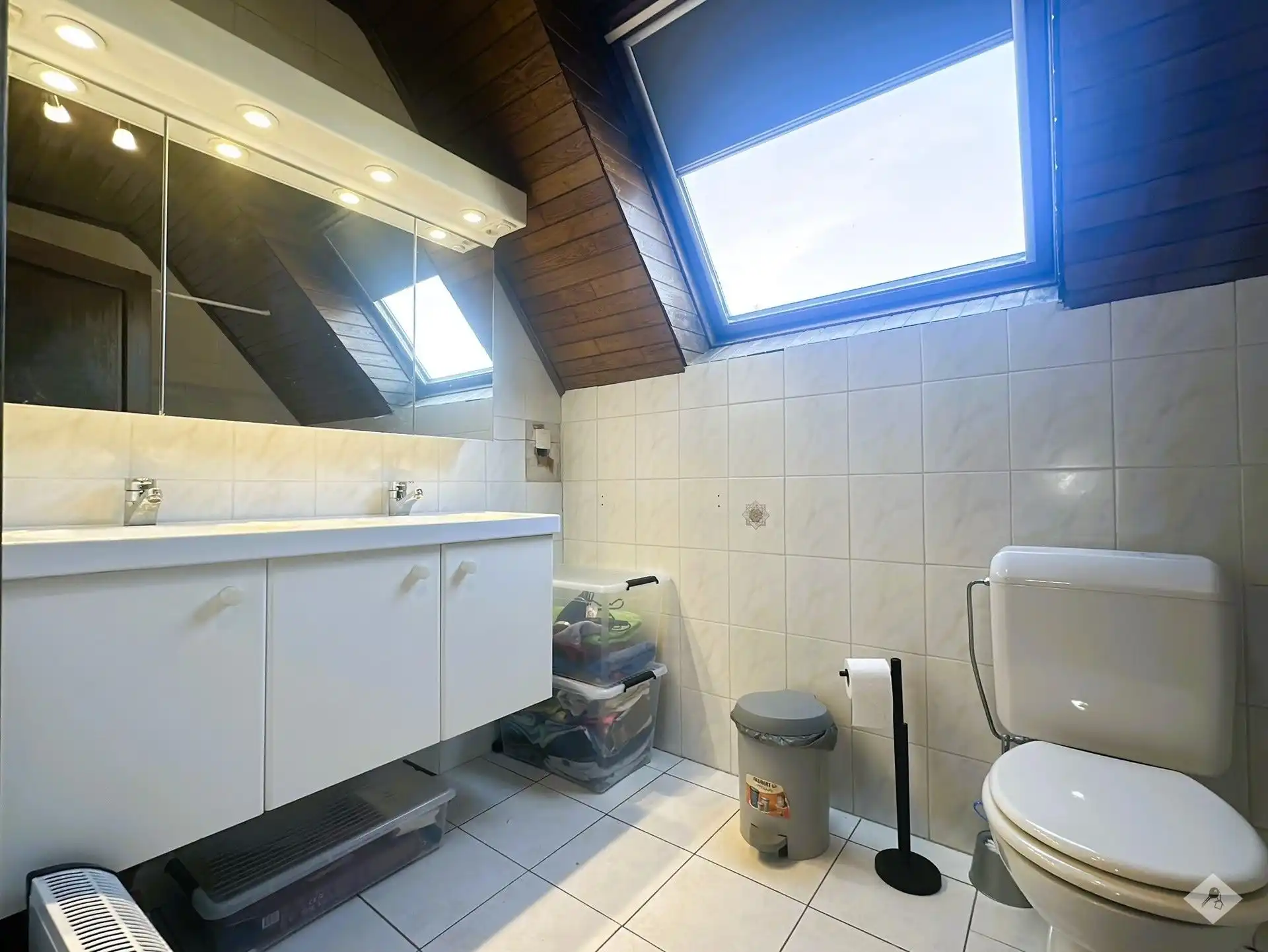 Gezinswoning met 5 slaapkamers op ruim perceel foto 17