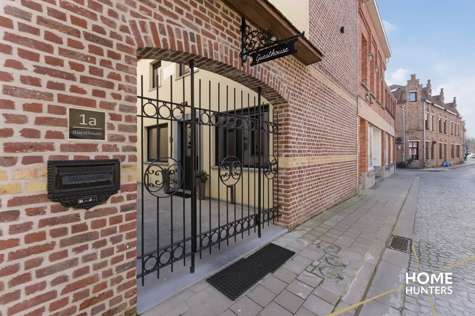 Topinvestering in vakantievastgoed – 6 volledig uitgeruste vakantie-appartementen in historisch centrum Ieper foto 3