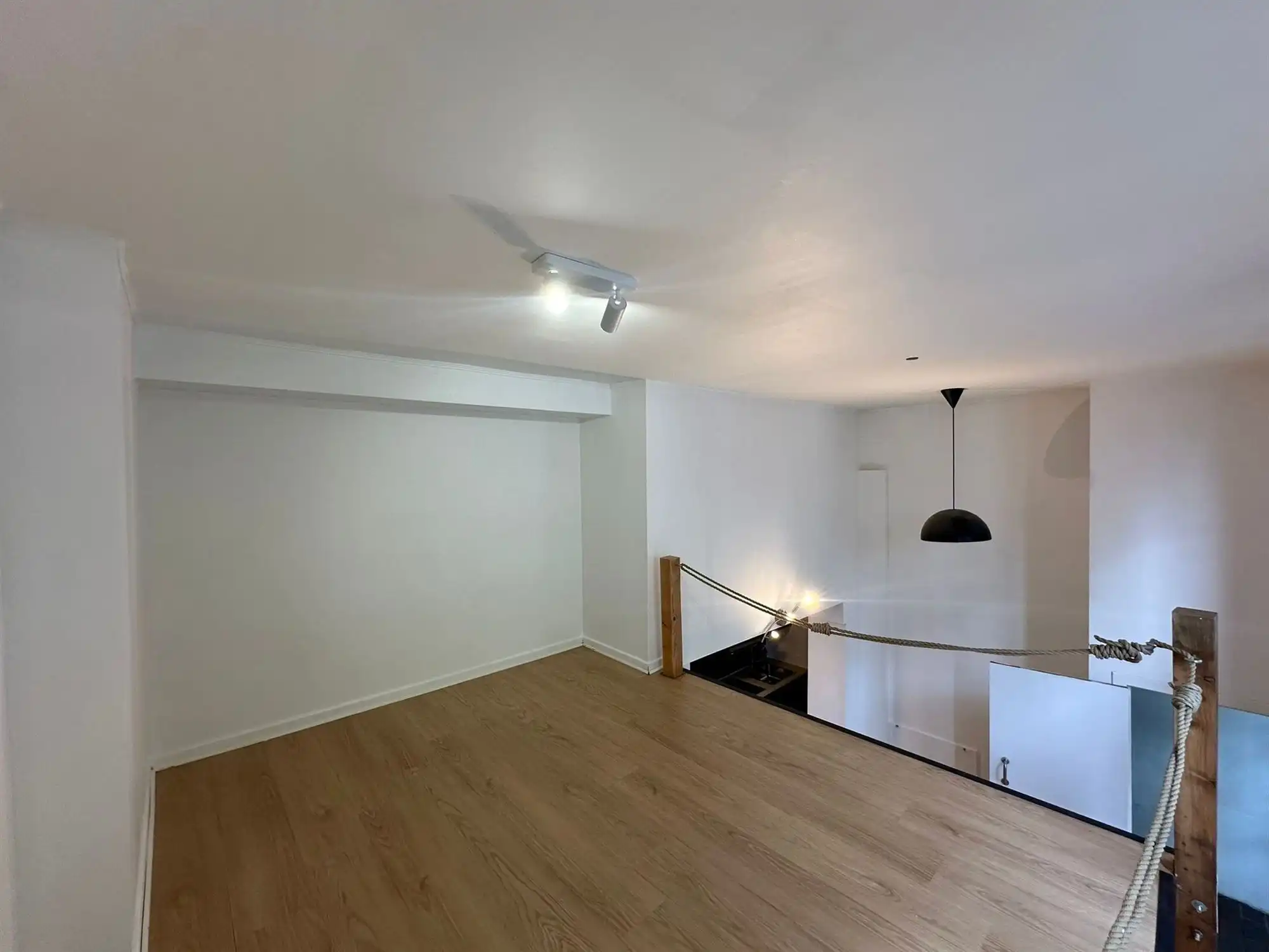 Ruimtelijke studio met mezzanine op 't Zuid foto 7