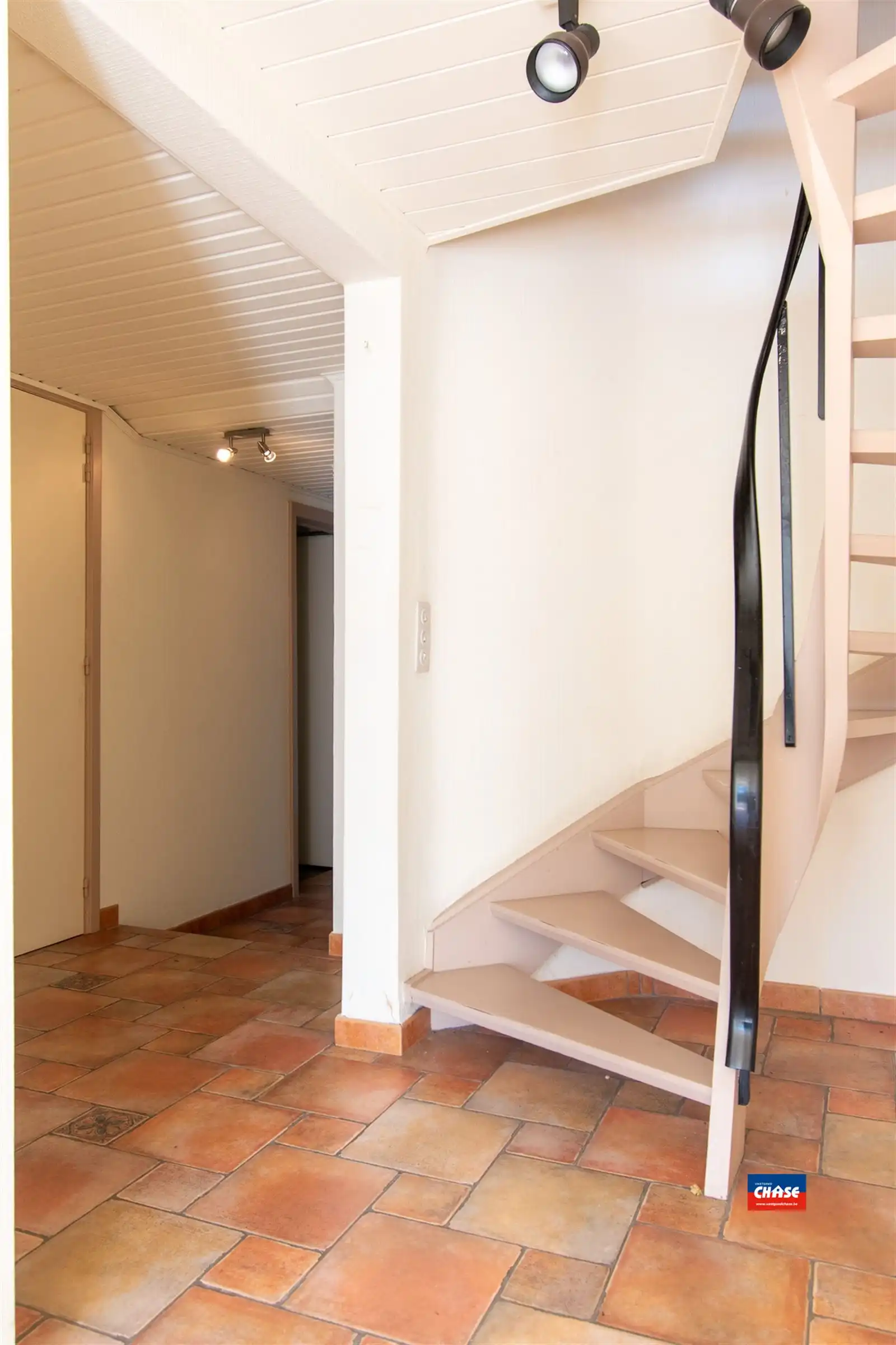 Woning met 2-3 slpks, tuin en garage foto 16