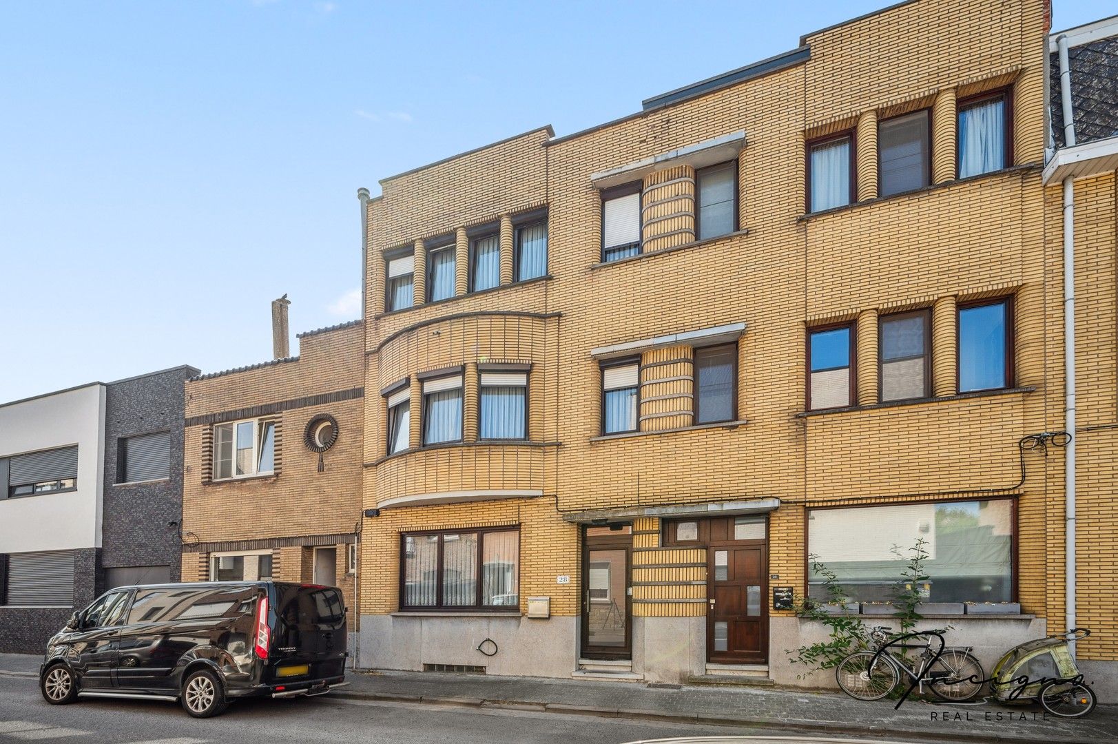 Charmante, volledig vernieuwde gezinswoning met karakter en tuin foto 2