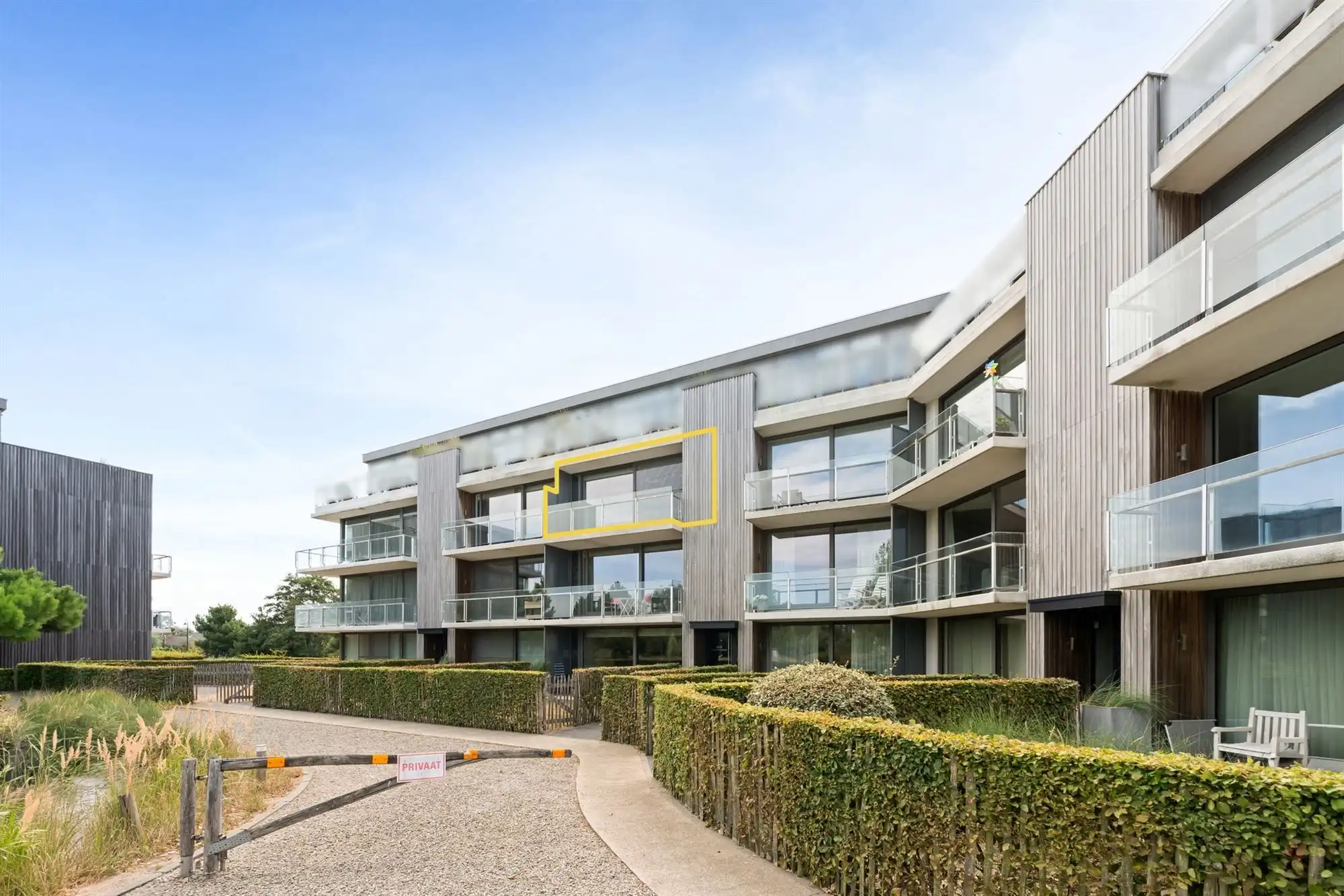 LICHTRIJK APPARTEMENT MET TWEE TERRASSEN foto 24